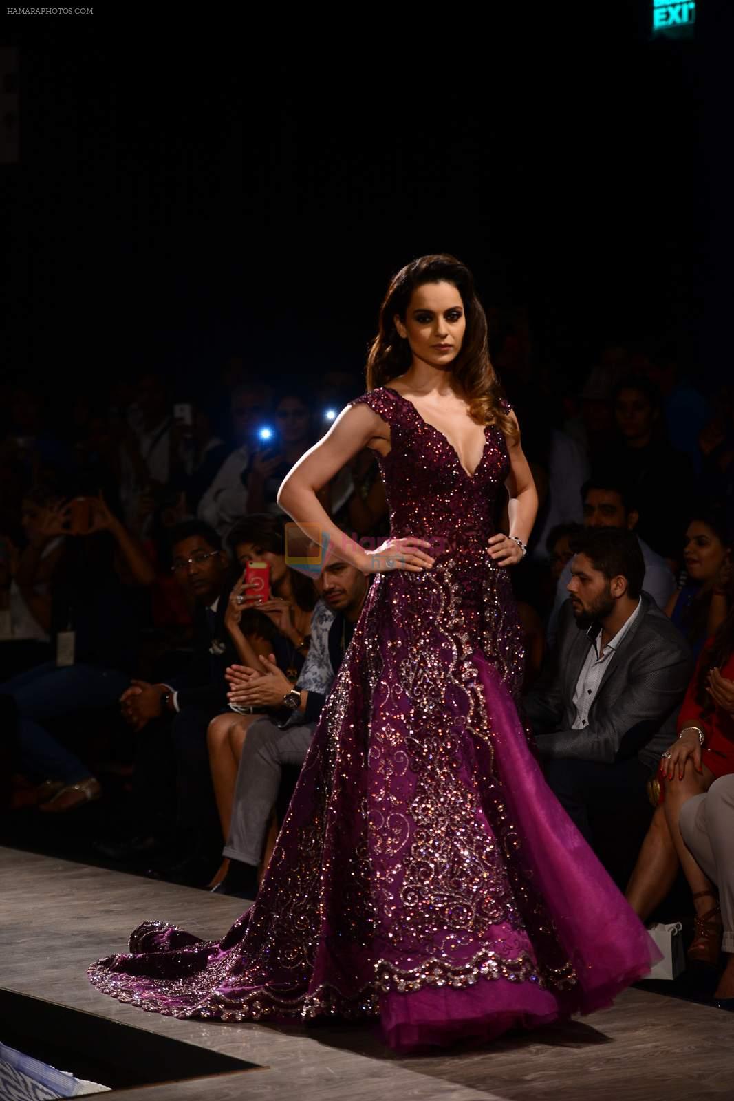 Kangana Ranaut walk for Manav Gangwani Show at India Couture Week 2015 Day 5 on 1st Aug 2015
