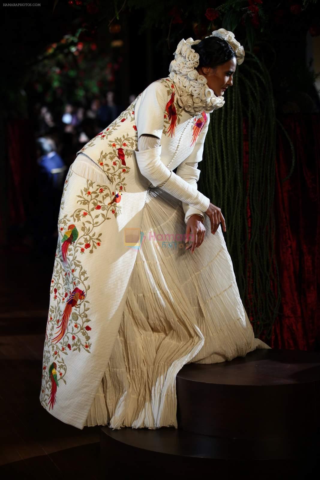 Model walk for Rohit Bal Show at India Couture Week 2015 on 1st Aug 2015