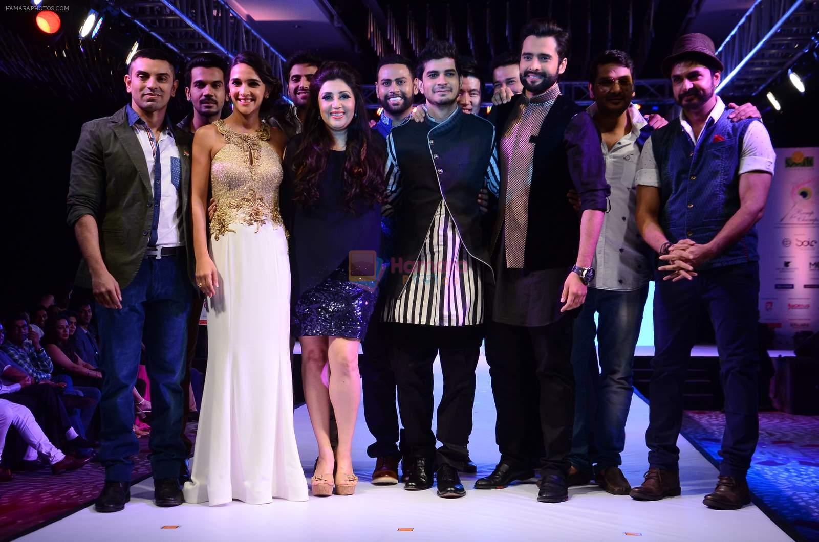 Tara Sharma, Archana Kochhar, Jackky Bhagnani at Smile Foundations Fashion Show Ramp for Champs, a fashion show for education of underpriveledged children on 2nd Aug 2015