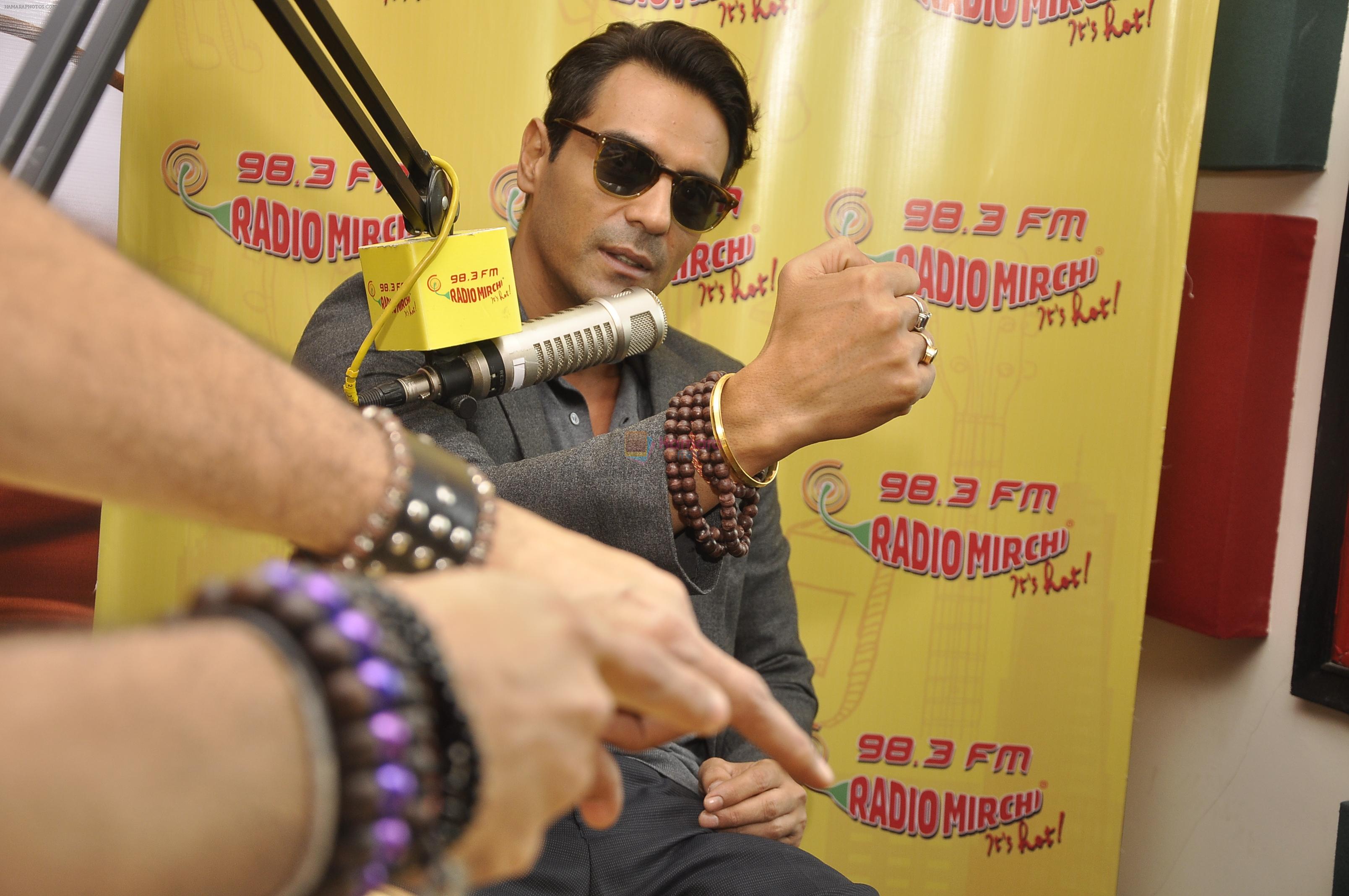 Arjun Rampal visited Radio Mirchi studio for 15th Aug special on 5th Aug 2015