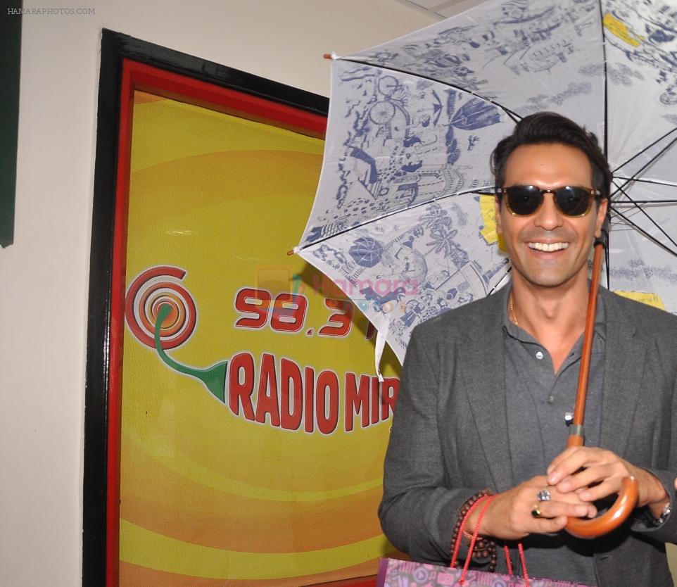 Arjun Rampal visited Radio Mirchi studio for 15th Aug special on 5th Aug 2015