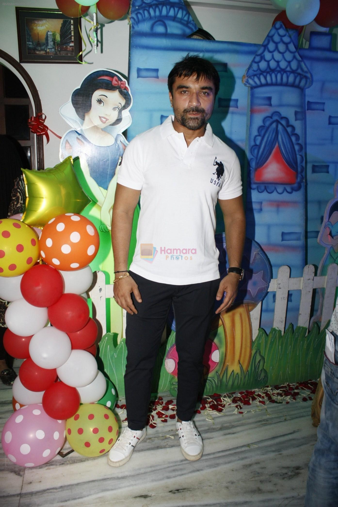 Ajaz Khan at Sara Khan Birthday Party in Mumbai on 6th Aug 2015