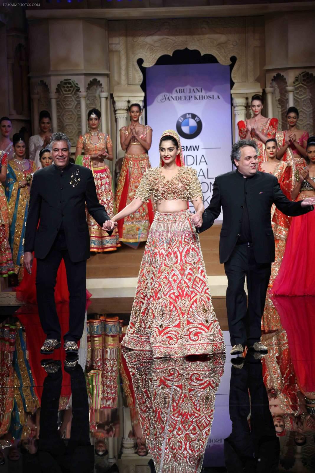 Sonam Kapoor walks for abu jani sandeep khosla show in delhi on 7th Aug 2015