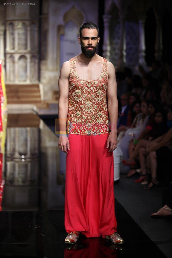 Model walks for abu jani sandeep khosla show in delhi on 7th Aug 2015