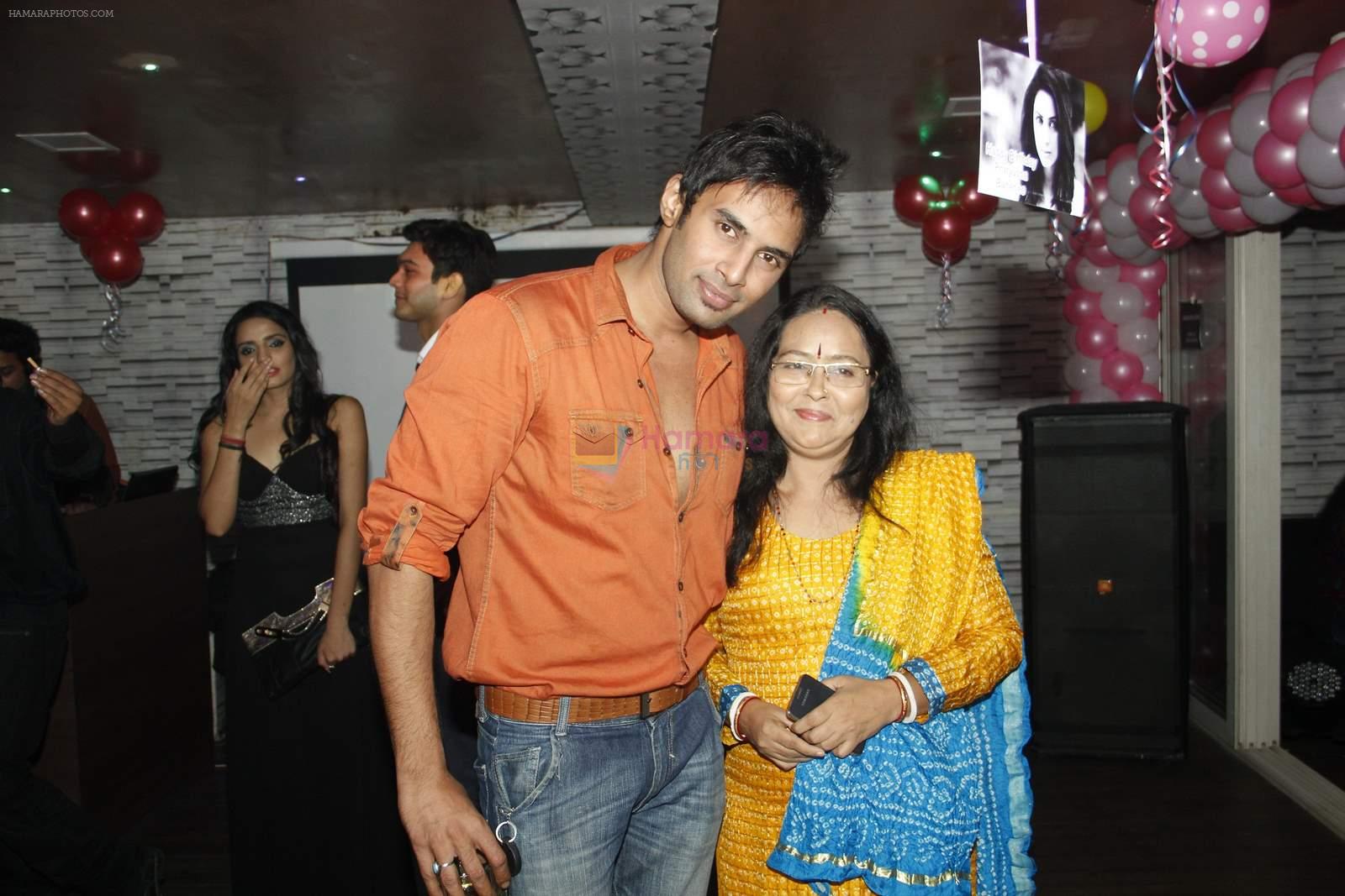 Rahul raj singh with pratyusha mom at Pratyusha Banerjee's birthday party in Versova, Mumbai on 9th Aug 2015