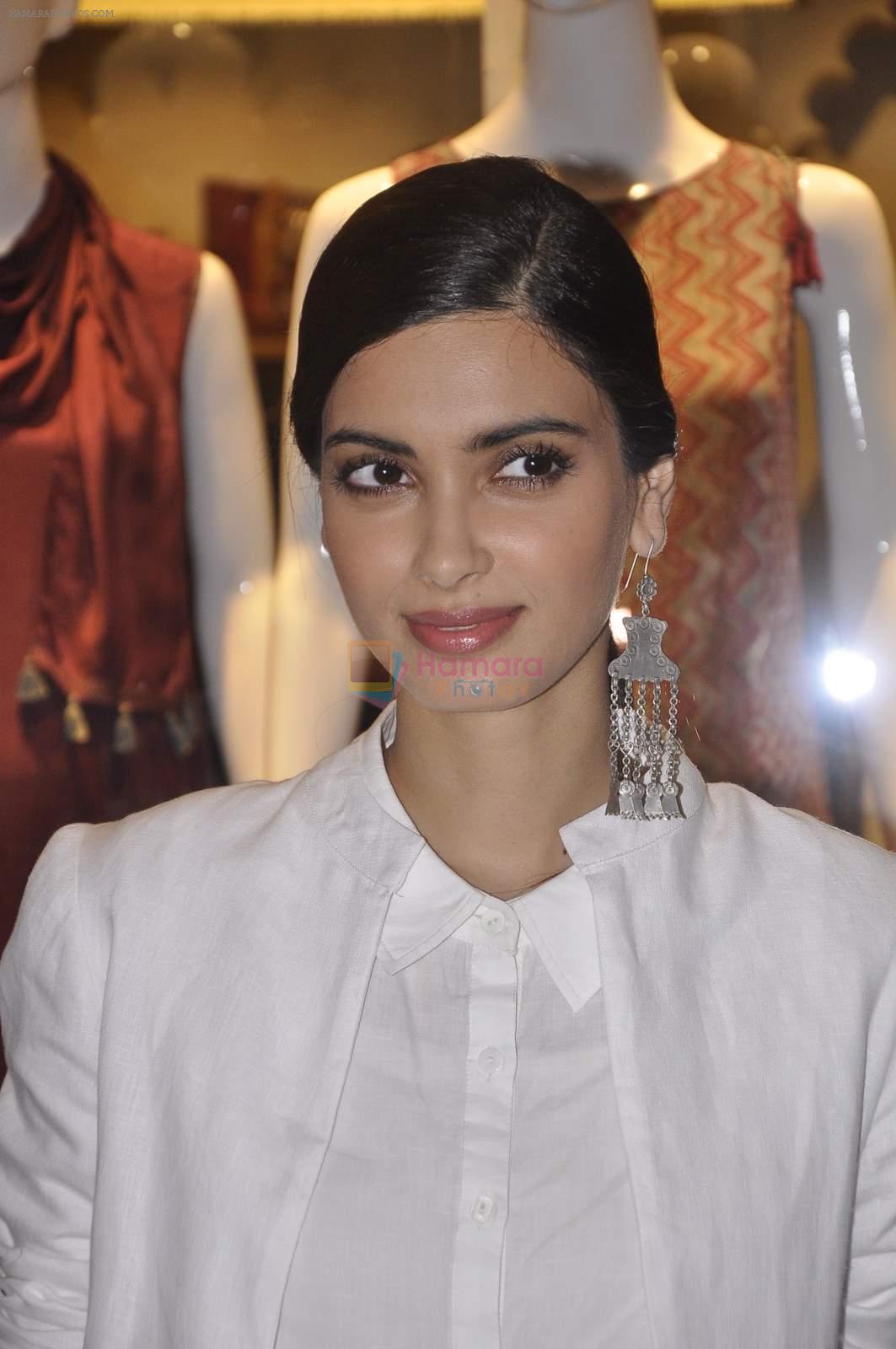 Diana Penty at Anita Dongre's Grass Root store launch in Khar on 12th Aug 2015