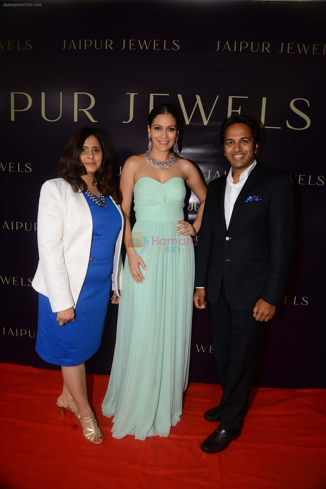 Waluscha D'souza at Jaipur Jewels Rise Anew collection launch in Napean Sea Road on 12th Aug 2015