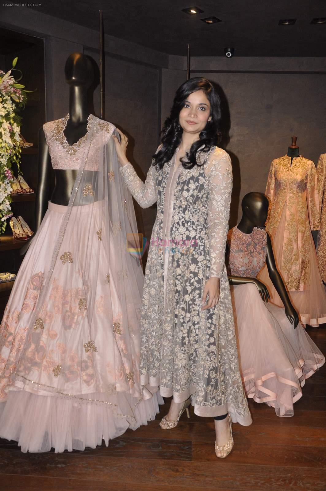 at Shyamal Bhumika's new wedding line launch in Kemp's Corner on 13th Aug 2015