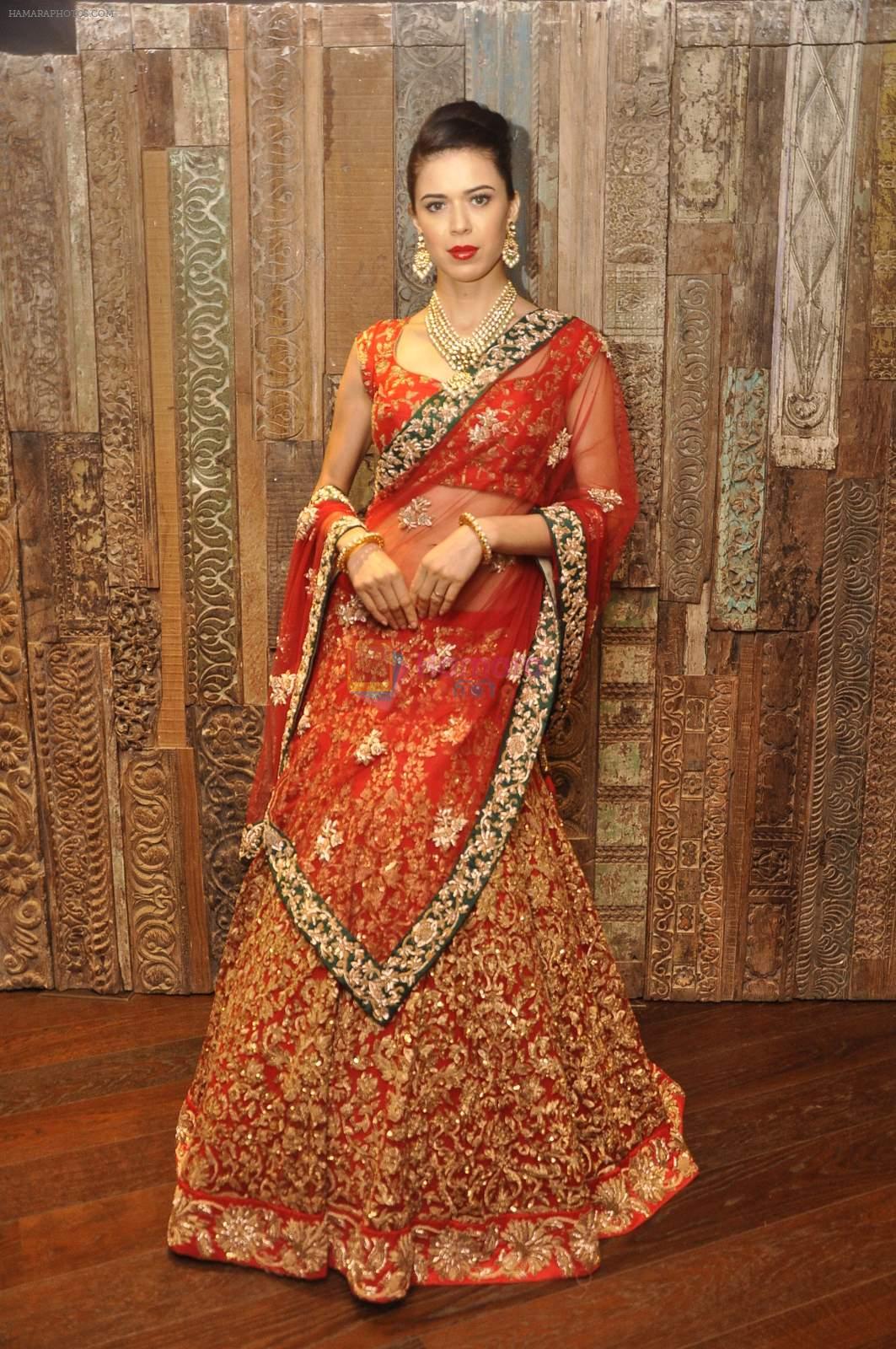 Sucheta Sharma at Shyamal Bhumika's new wedding line launch in Kemp's Corner on 13th Aug 2015