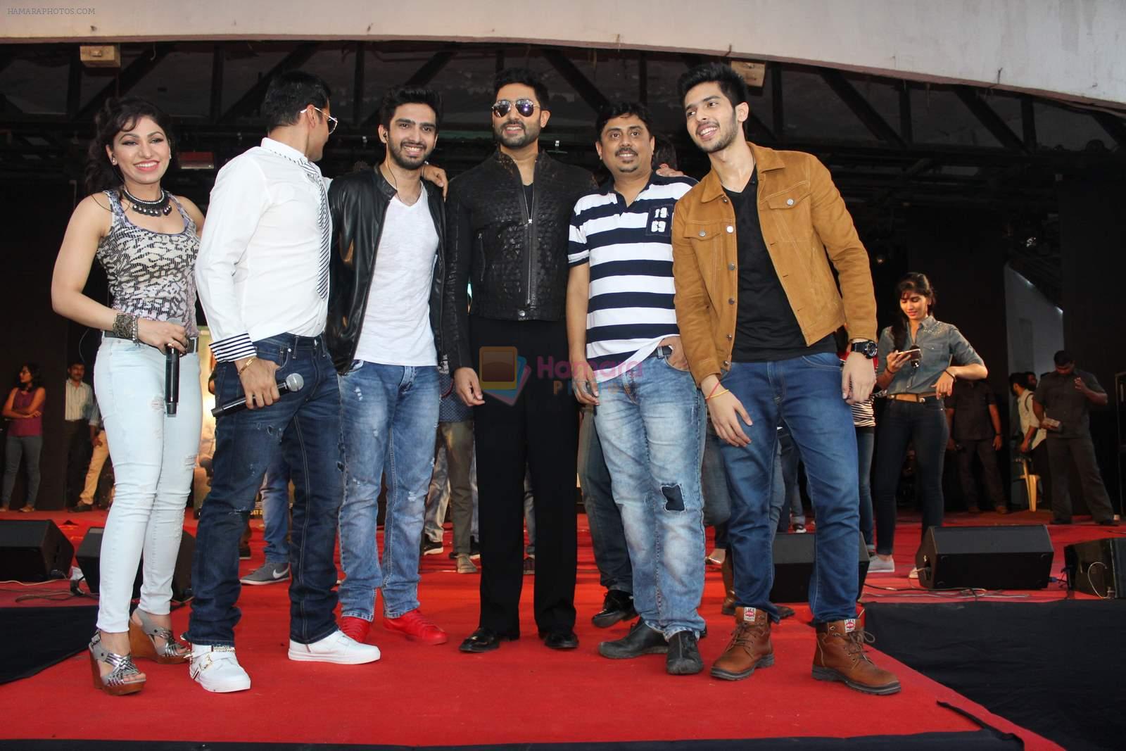 Abhishek bachchan at Umang festival in NM College on 14th Aug 2015