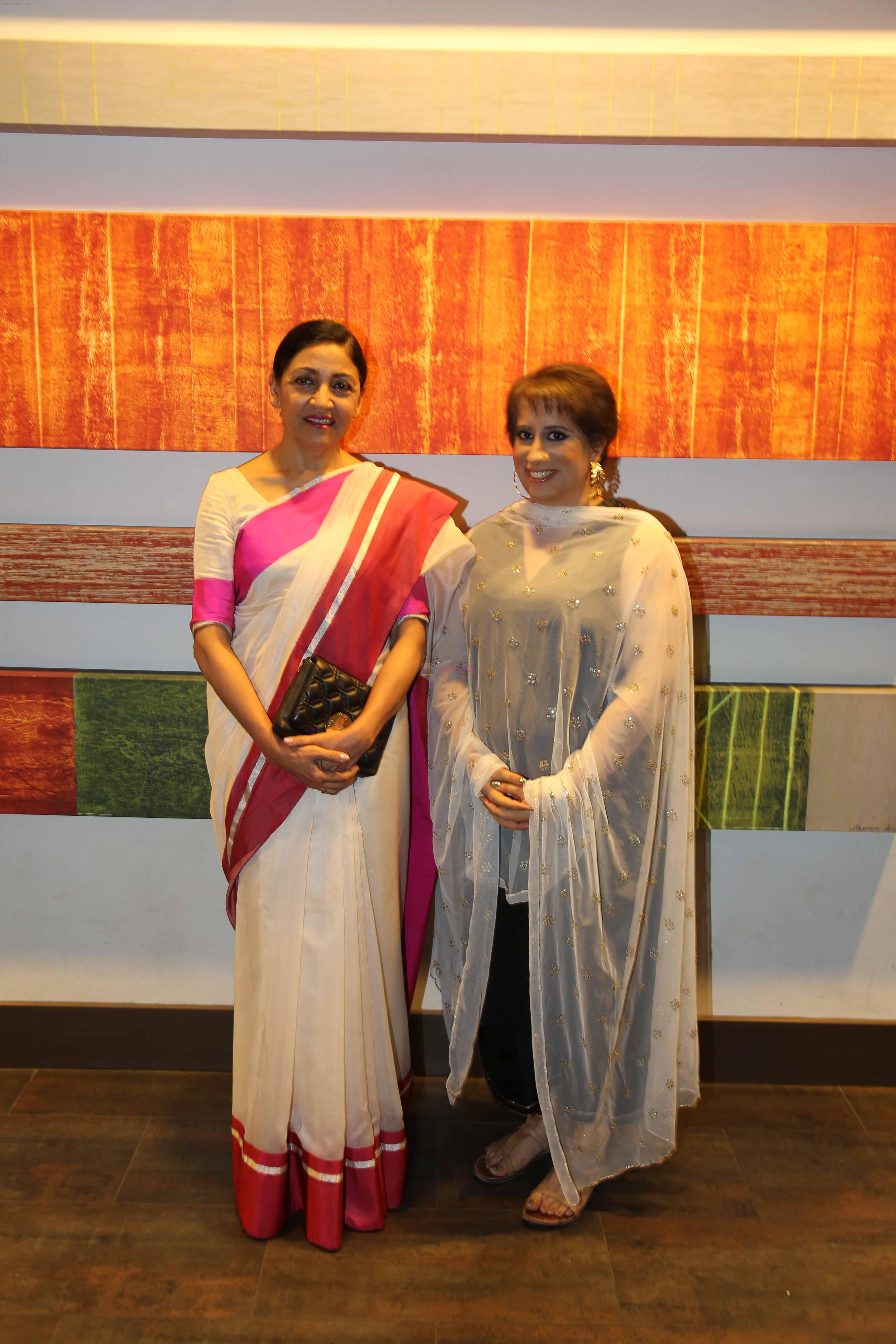 Deepti Naval and Guneet Monga at the FogSV Festival of Globe Silicon Valley award fuunction