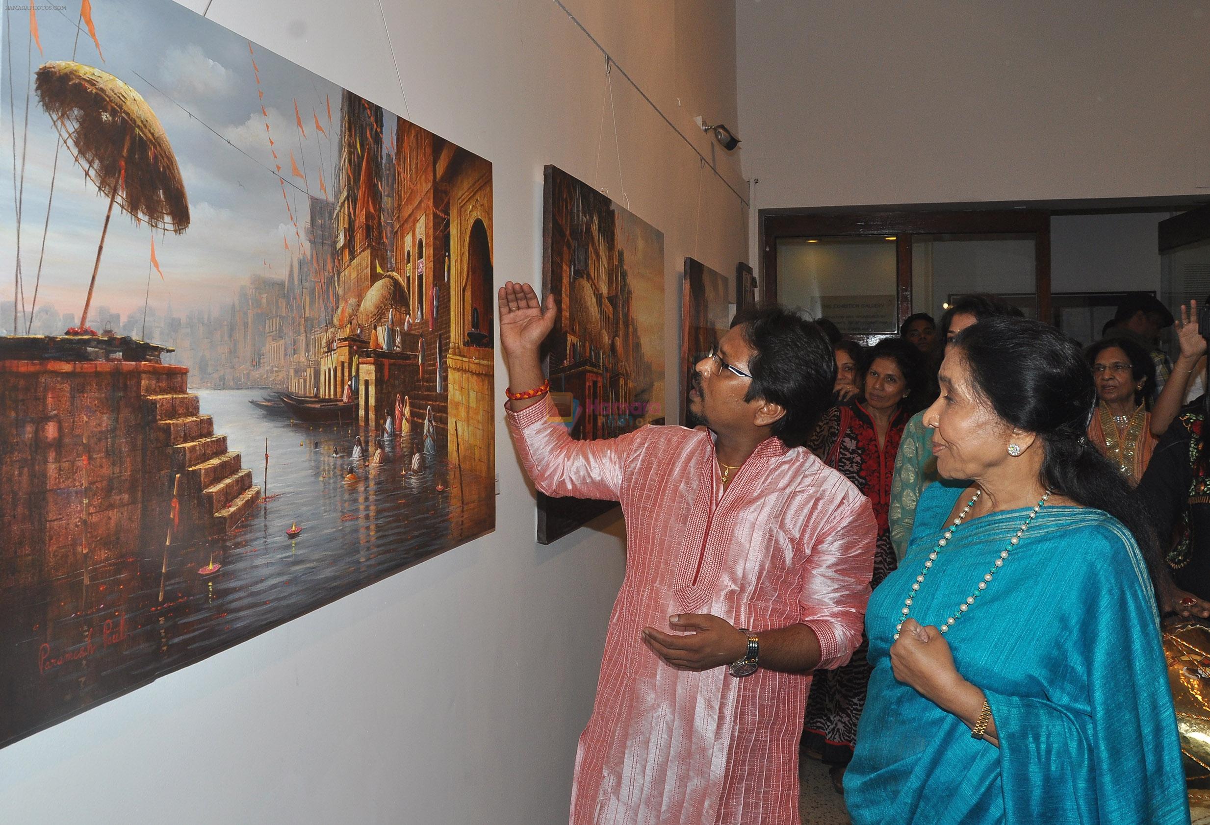 Paramesh Paul and Asha Bhosle at Paramesh's art show opening at Jehangir Art Gallery