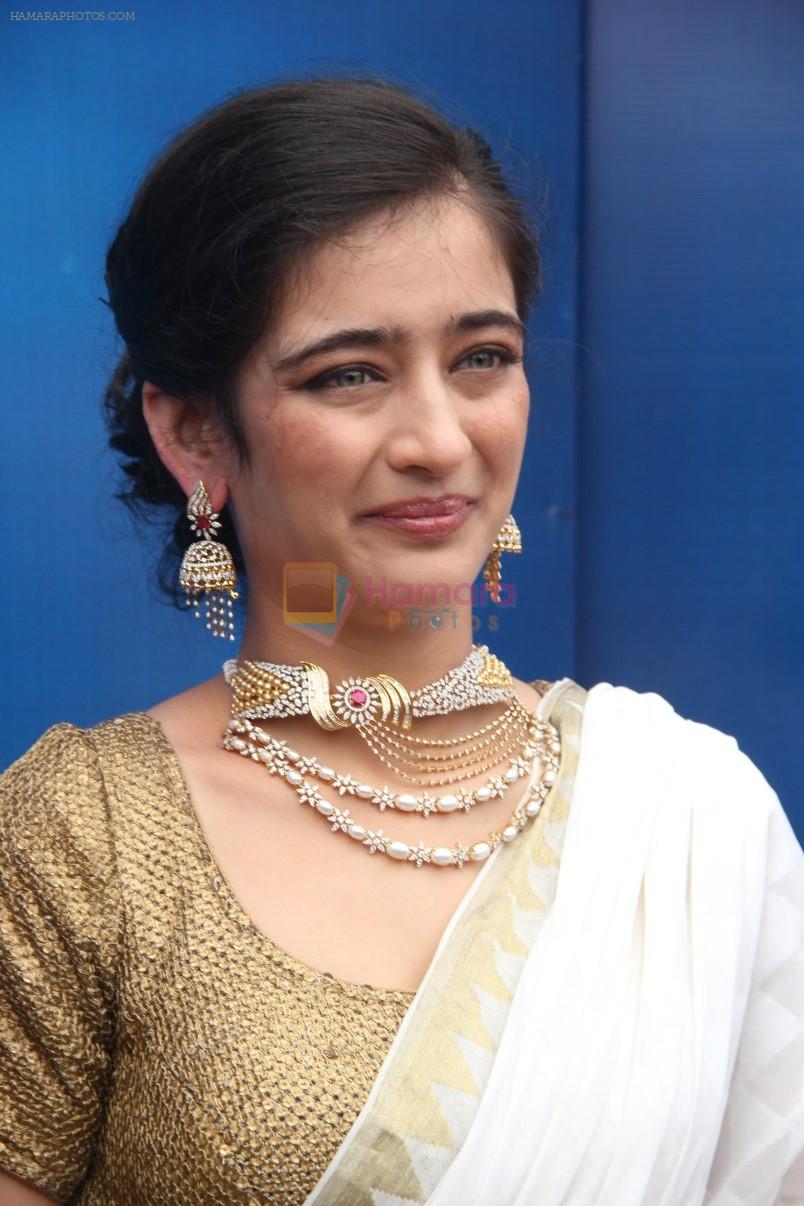 Akshara Haasan Launch Diamonds Showroom on 20th Aug 2015