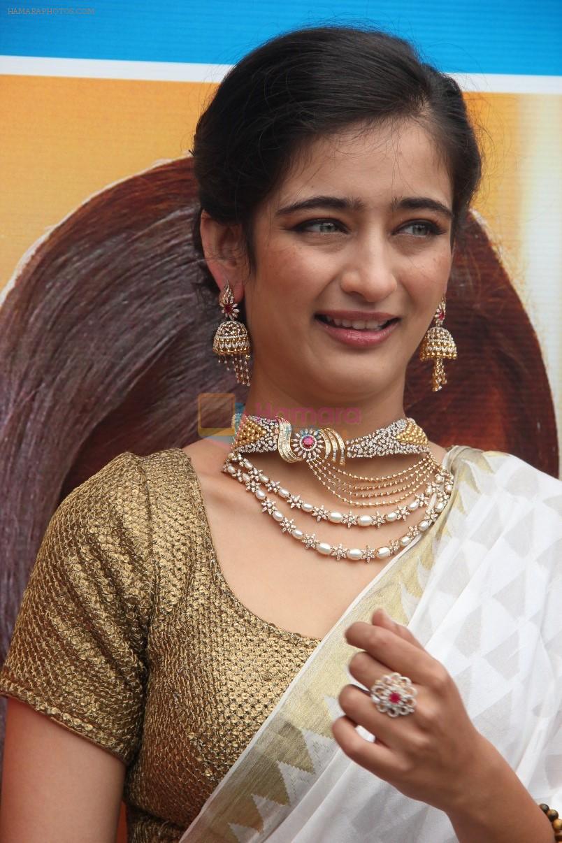 Akshara Haasan Launch Diamonds Showroom on 20th Aug 2015