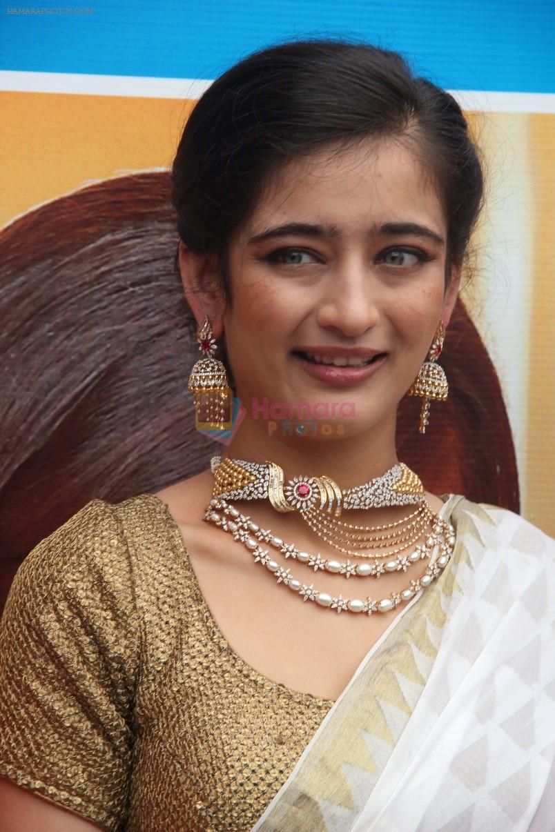 Akshara Haasan Launch Diamonds Showroom on 20th Aug 2015