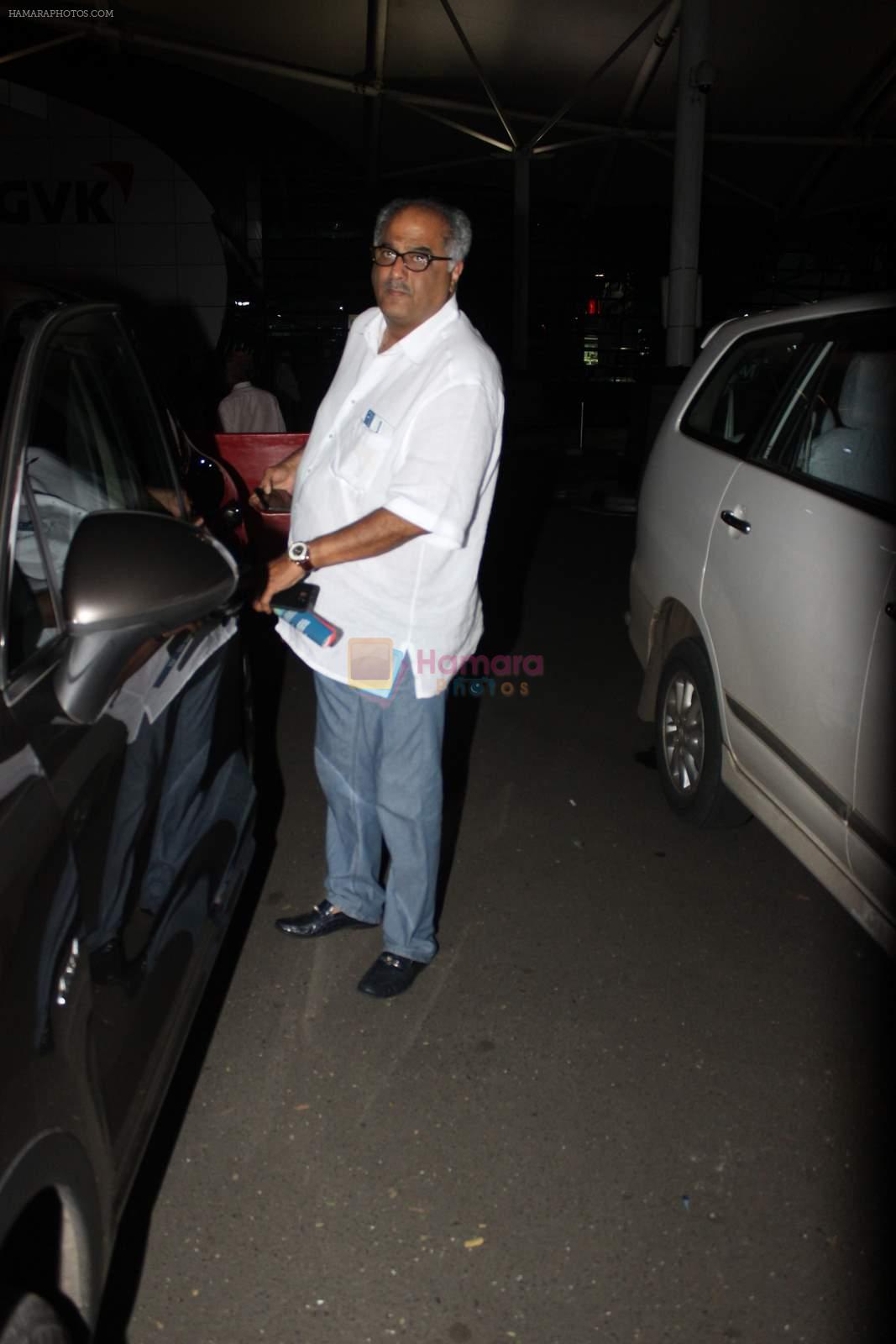 Boney Kapoor snapped at airport on 23rd Aug 2015