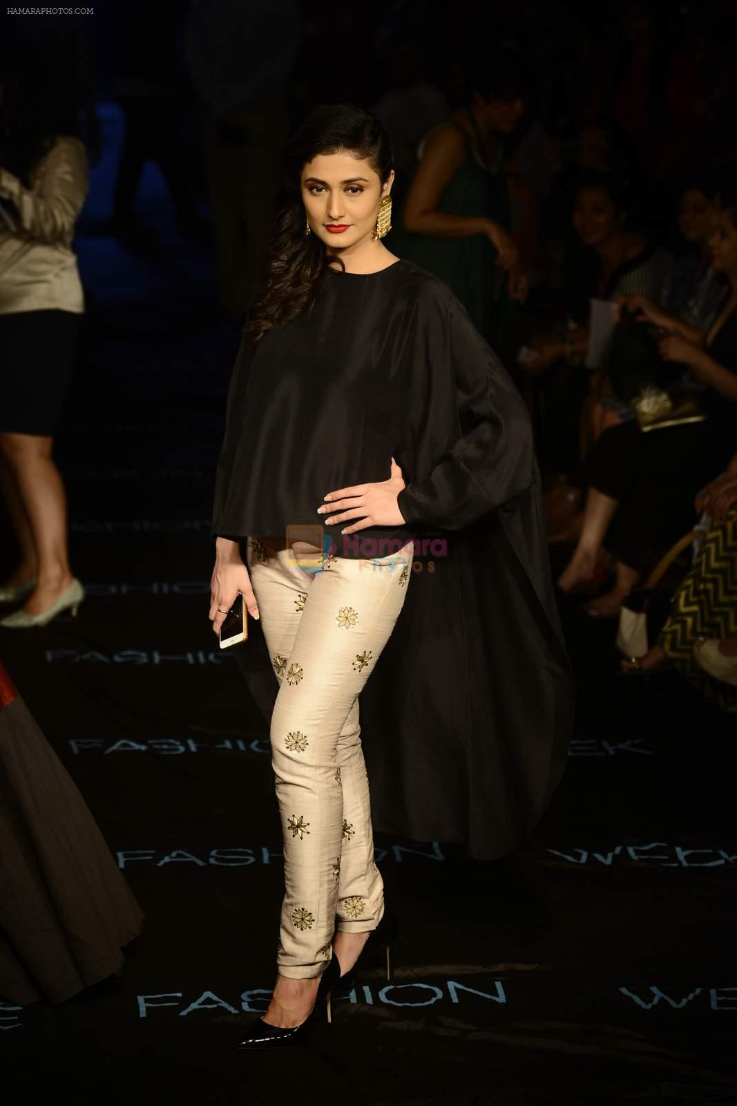Ragini Khanna at Payal Singhal Show on day 1 of LIFW on 26th Aug 2015