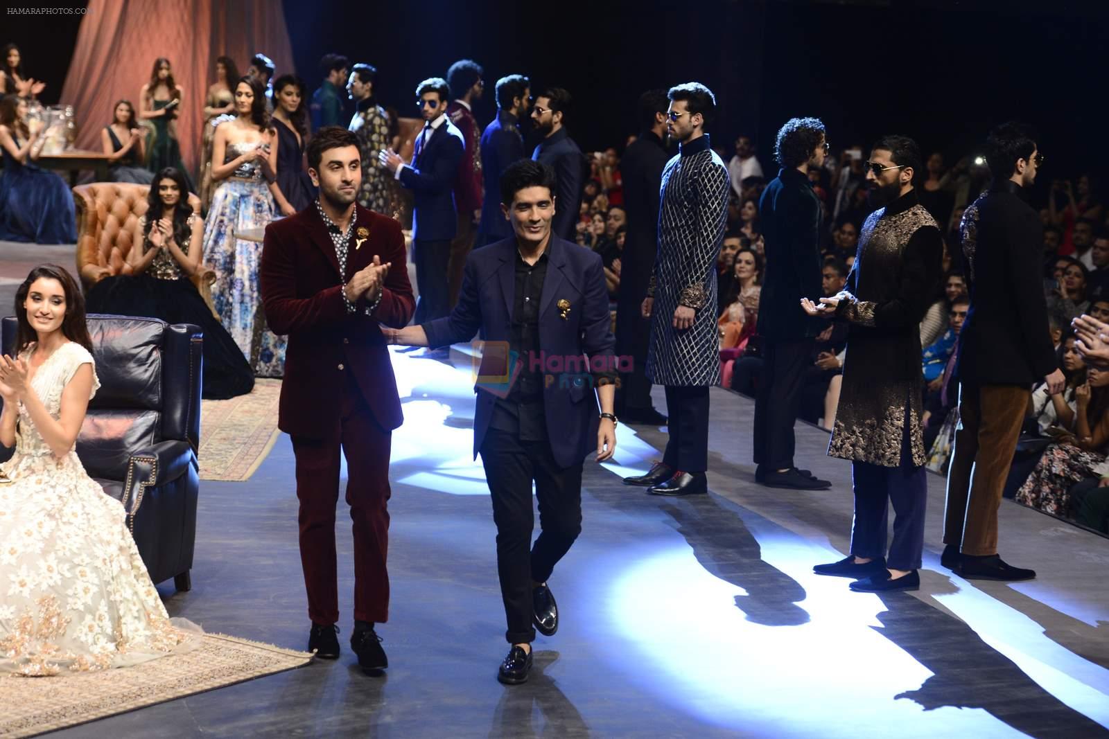 Ranbir Kapoor walk the ramp for Manish Malhotra Show on day 1 of LIFW on 26th Aug 2015