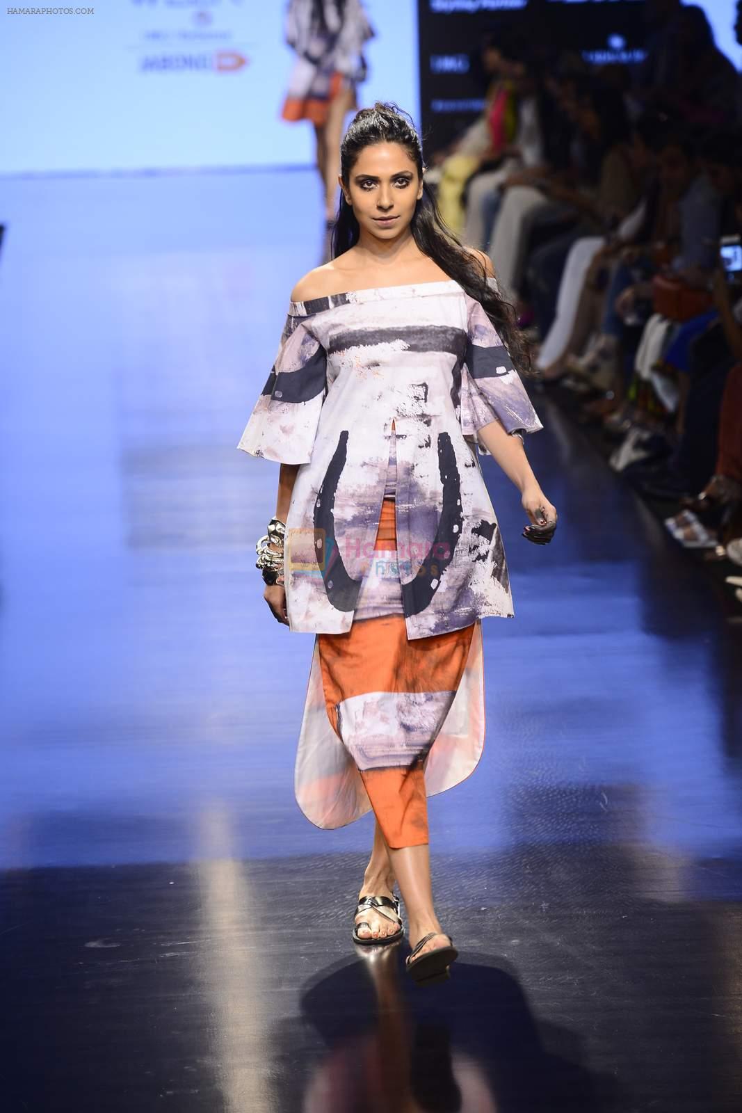 Model walks for Masaba Show at LIFW on 28th Aug 2015