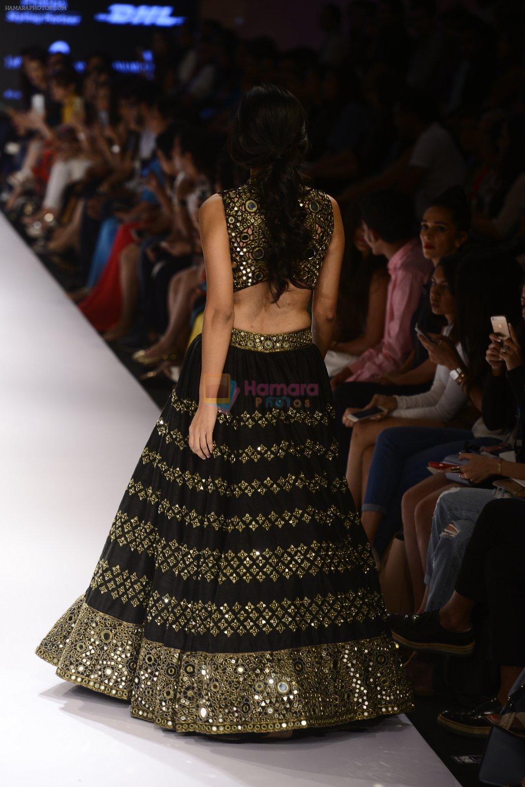 Model walks for Arpita Mehta Show at LIFW Day 5 on 29th Aug 2015
