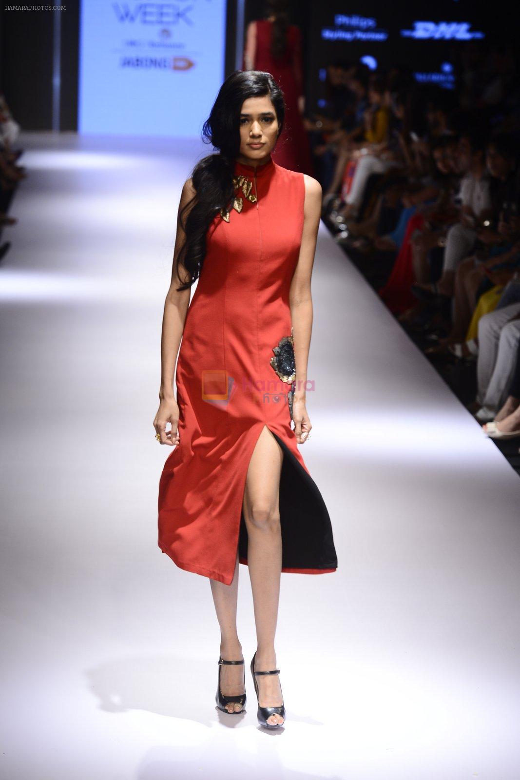 Model walks for Ridhi Mehra Show at LIFW Day 5 on 29th Aug 2015
