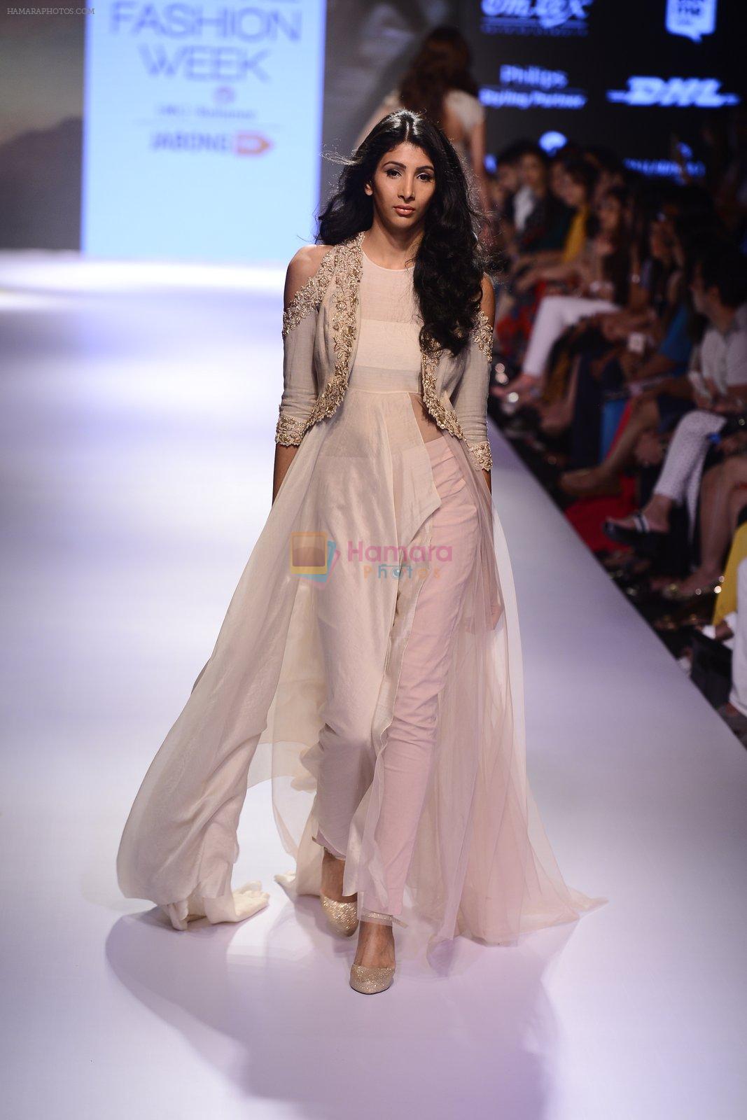 Model walks for Anushree Reddy Show at LIFW Day 5 on 29th Aug 2015