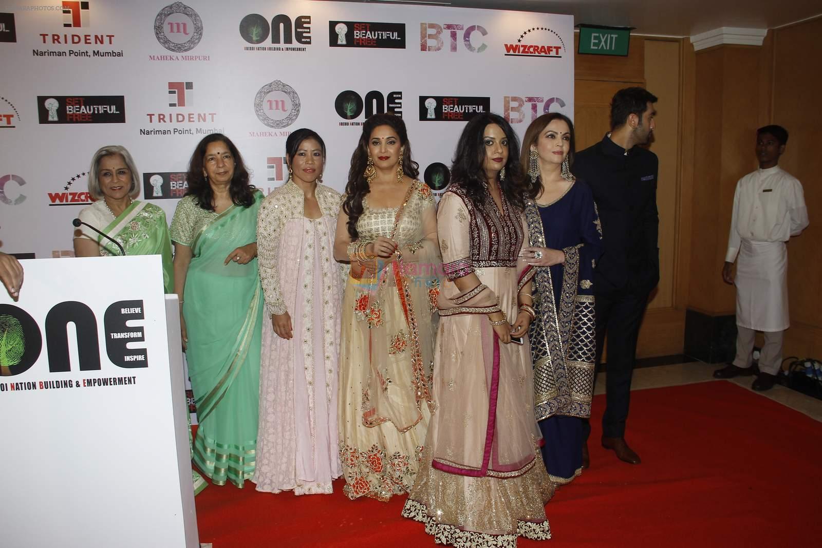 Madhuri Dixit, Ranbir Kapoor, Nita Ambani at vivek oberoi's charity event in Mumbai on 29th Aug 2015
