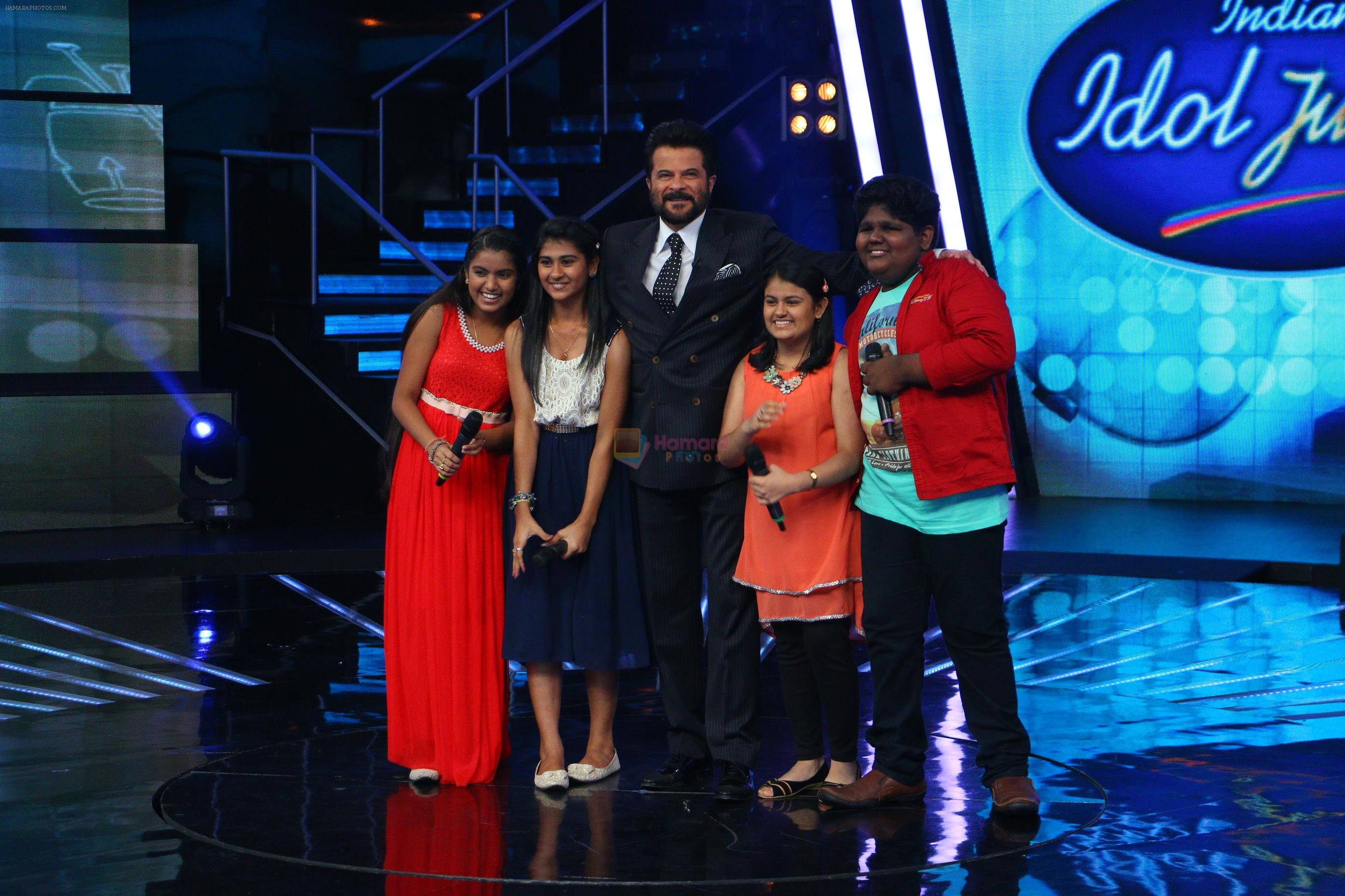 Anil Kapoor with Top 4 contestants  on Indian Idol Location on 31st Aug 2015