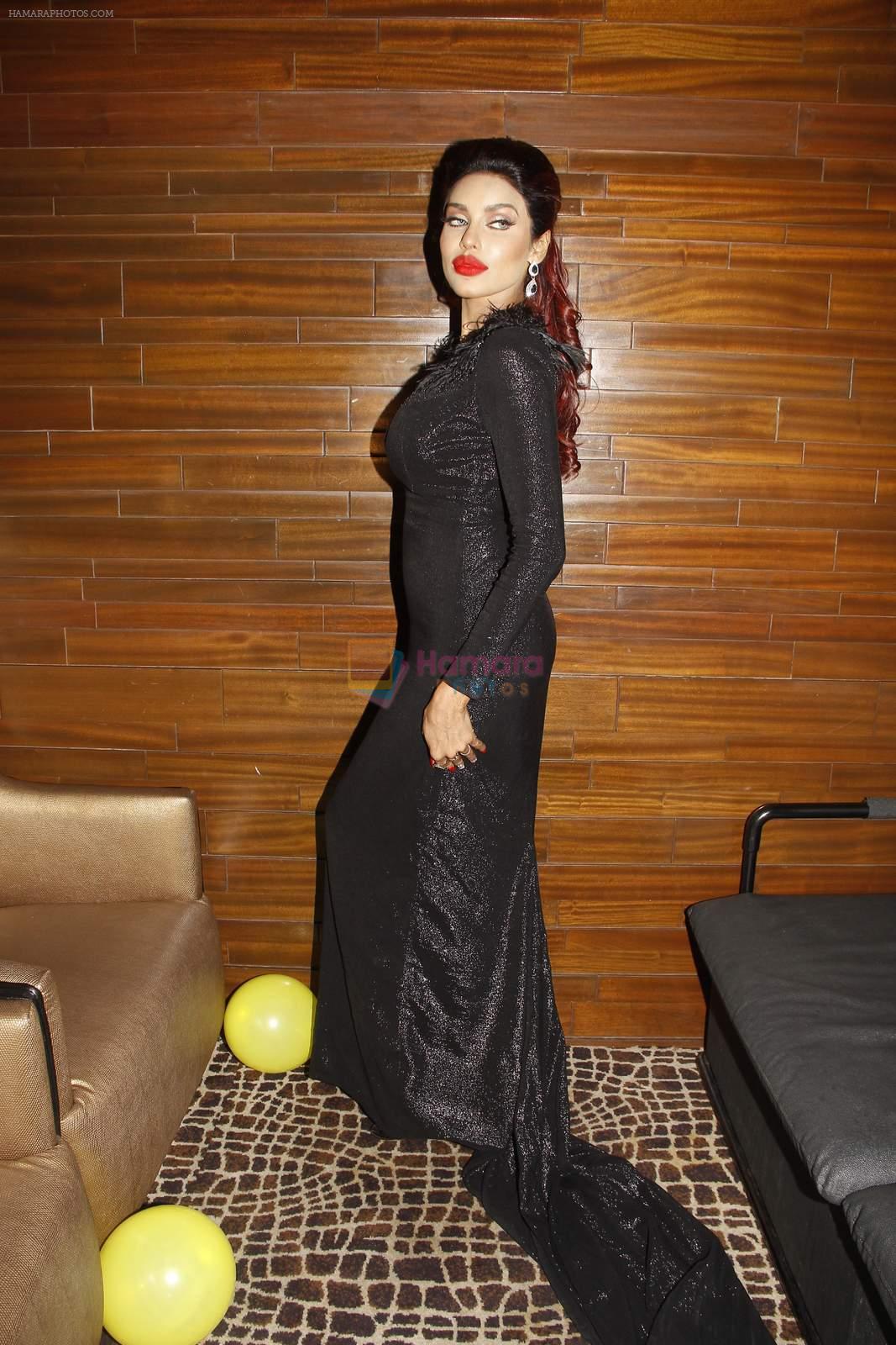 Model Giselle's bday bash in Mumbai on 2nd Sept 2015