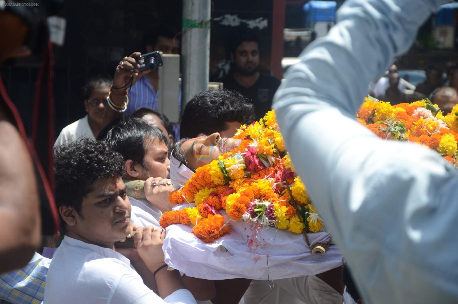 at aadesh shrivastava funeral in Mumbai on 5th Sept 2015