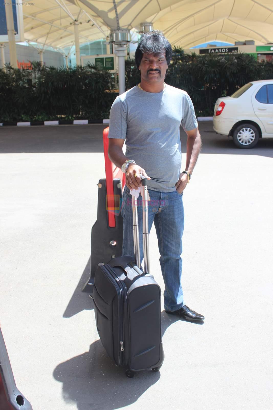 Dhanraj Pillai snapped at airport in Mumbai on 7th Sept 2015
