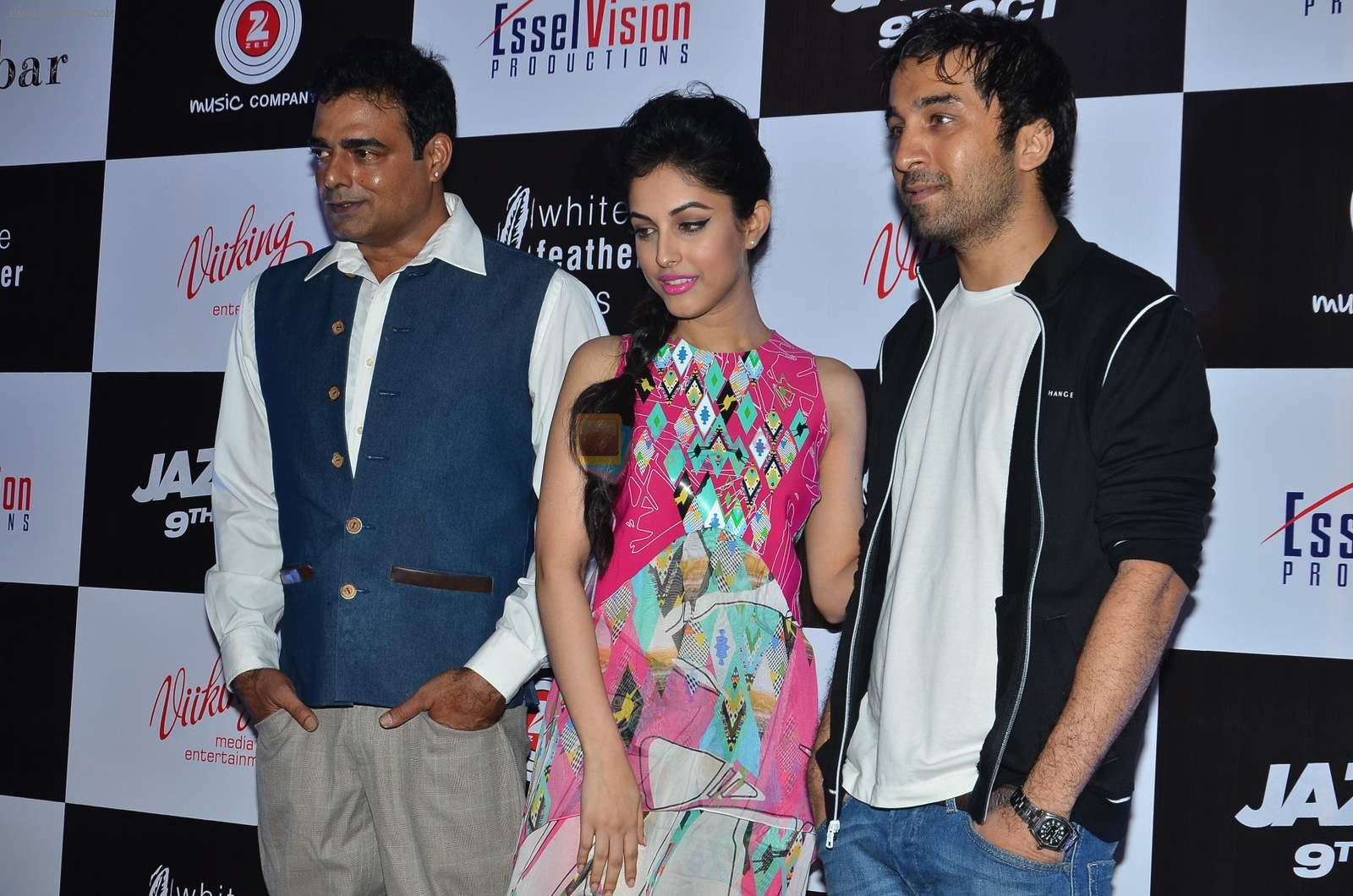 Abhimanyu Shekhar Singh,Priya Banerjee, Siddhant Kapoor at Jasbaa song launch in Escobar on 7th Sept 2015