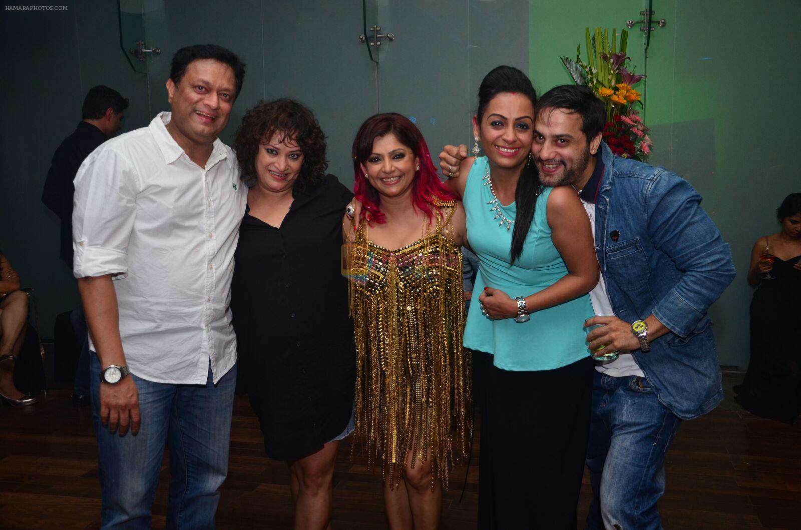 Rinku karmarkar,kiran karmarkar, janvi vora, ashita dhawan n sailesh gulabani at Janvi Vora birthday party in Chembur on 8th Sept 2015