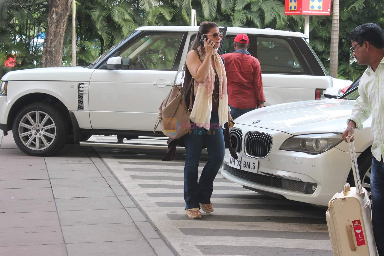 Kajol snapped at  Airport for Dilwale shoot in Hyderabad on 14th Sept 2015