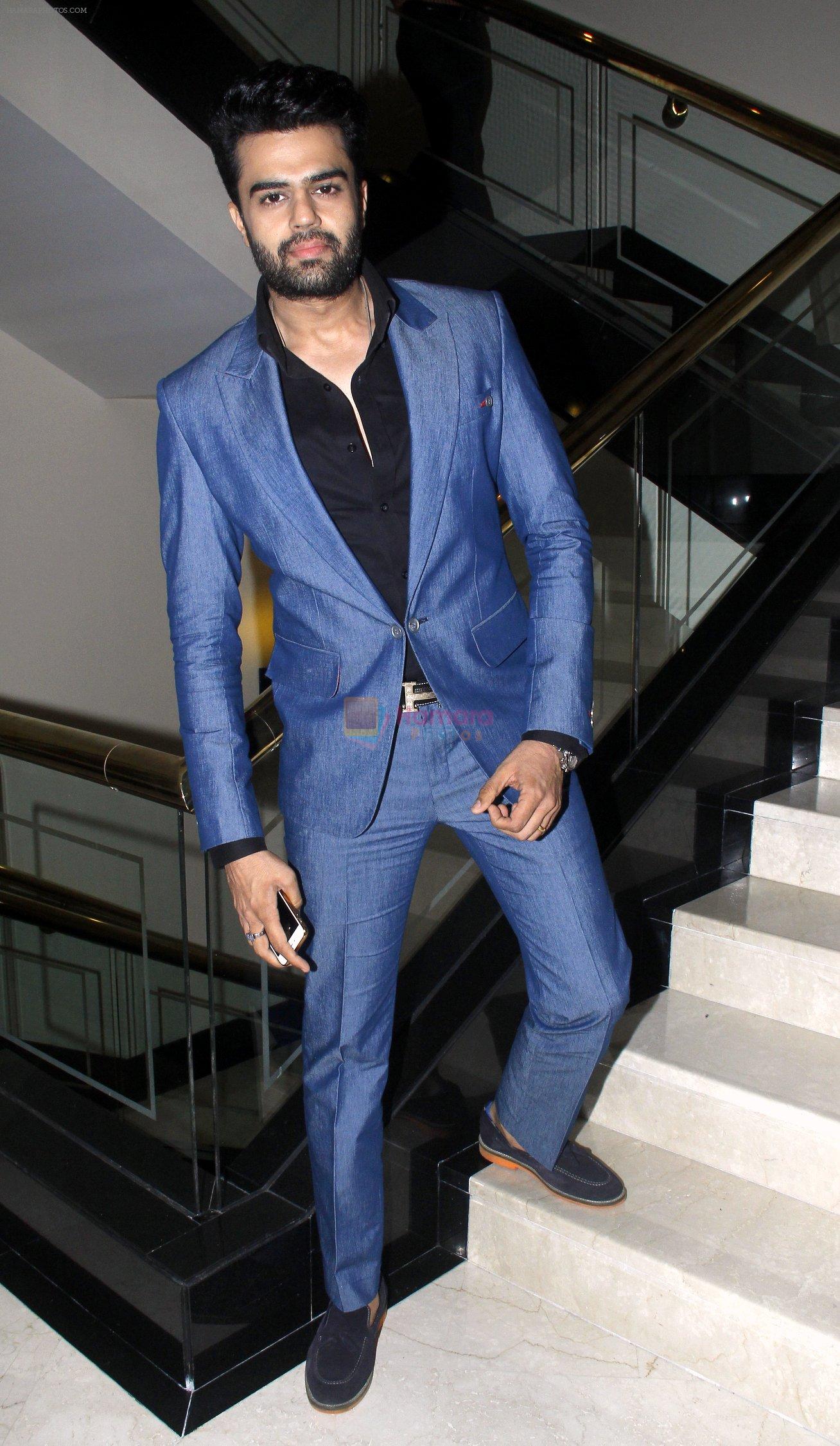 Manish Paul at Giants Awards in Trident, Mumbai on on 16th Sept 2015