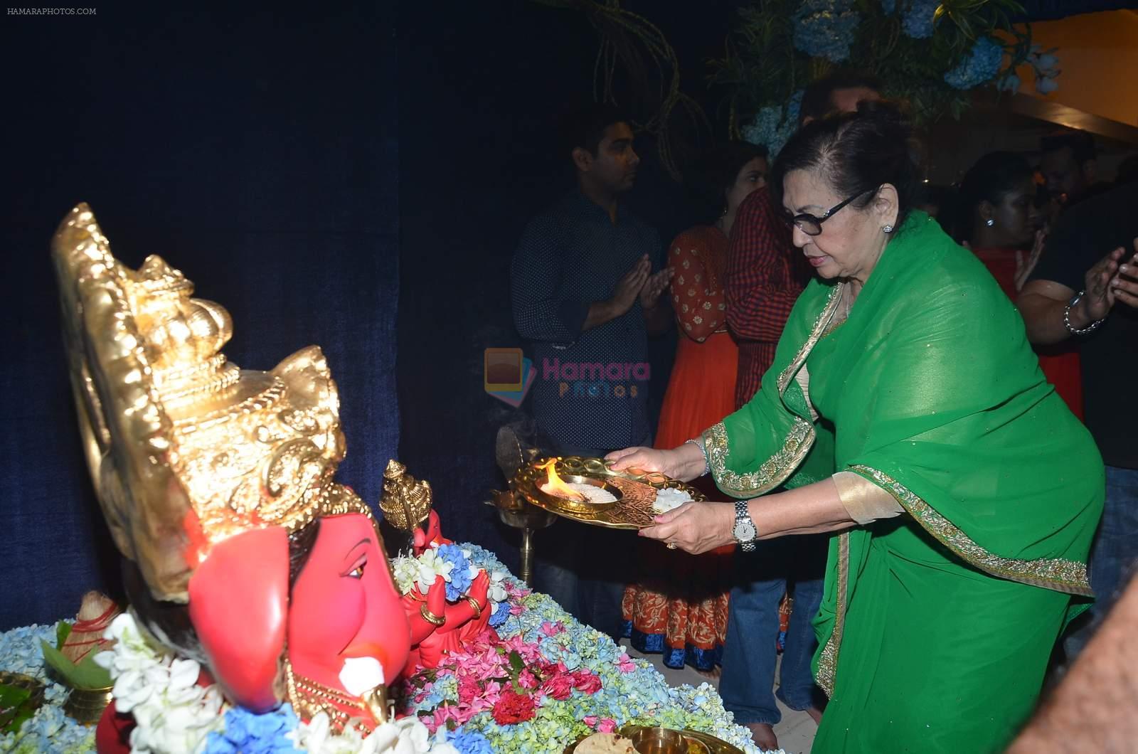 at Salman Khan's Ganpati Visarjan on 18th Sept 2015