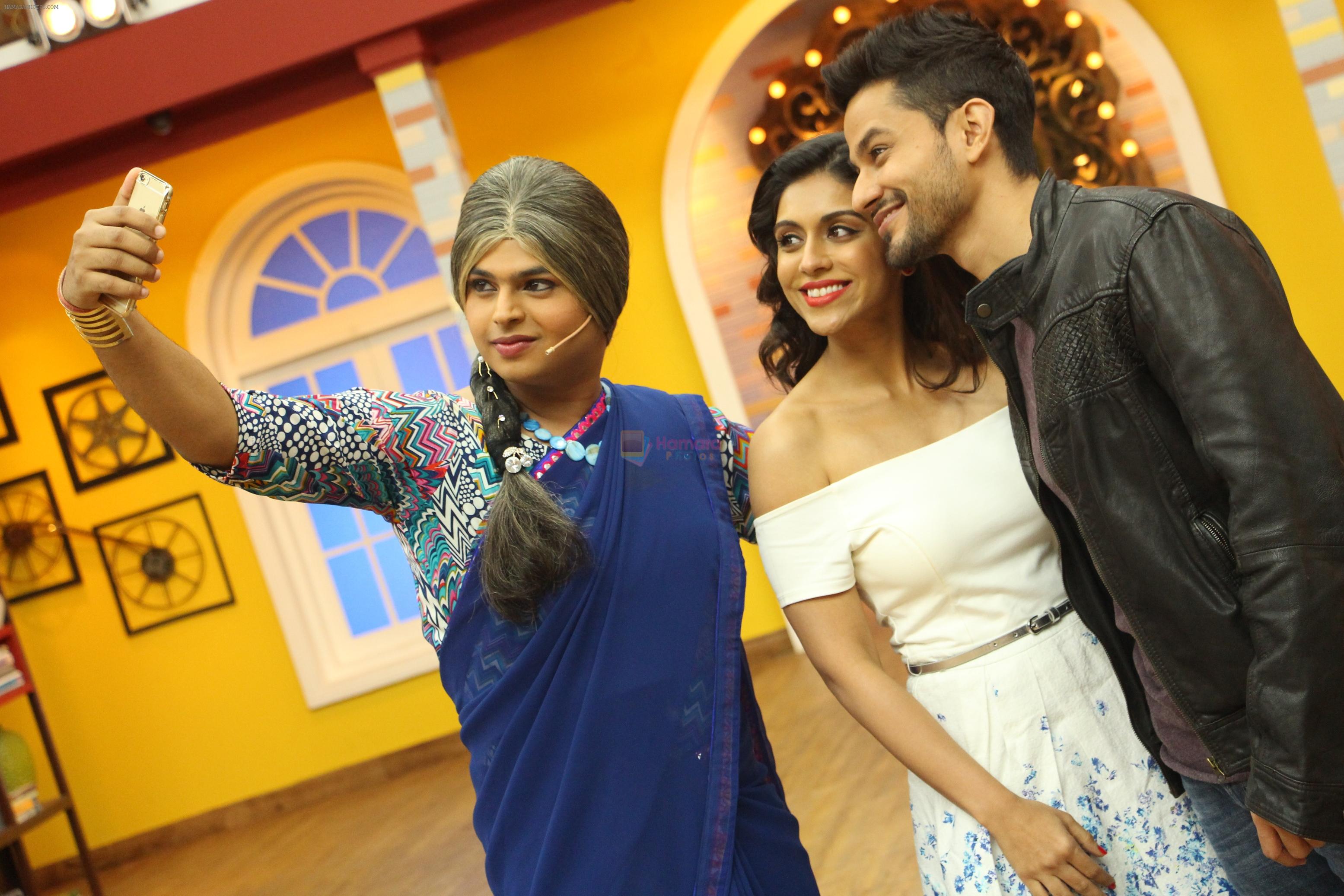 Kunal Khemu, Zoa Morani with Bhaag Johnny Cast visited the set of Life OK's Comedy Classes on 21st Sept 2015