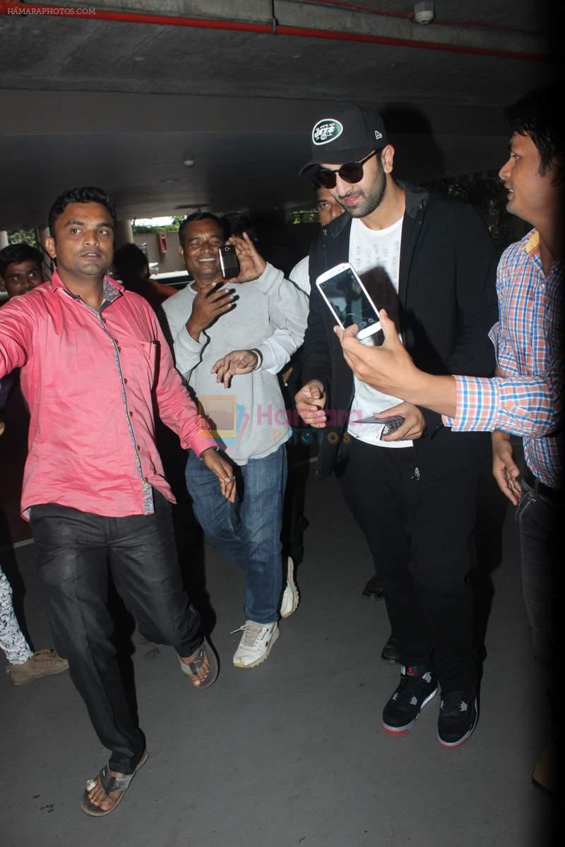 Ranbir Kapoor snapped at Airport on 22nd Sept 2015
