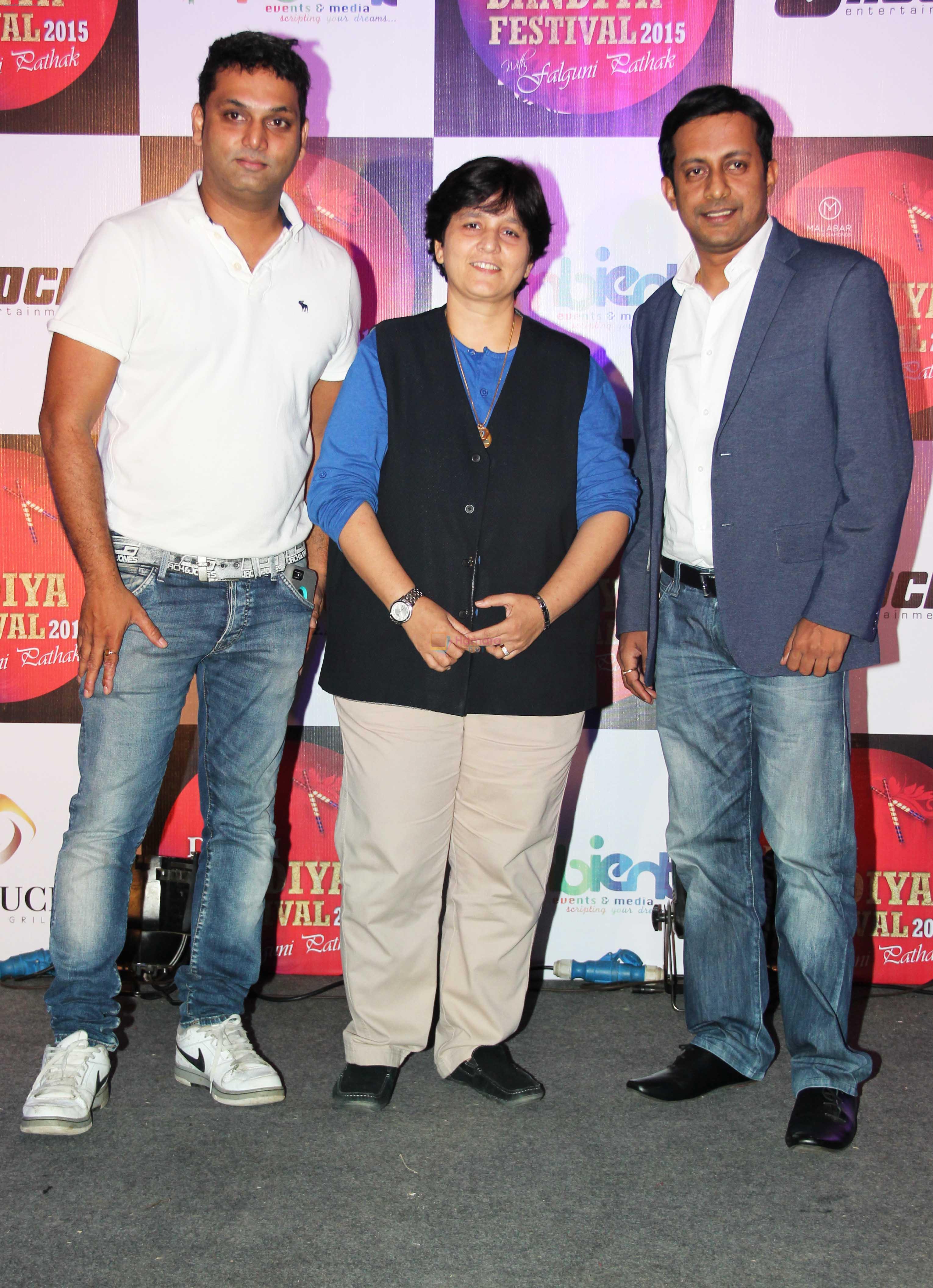 Kapil Pathare (of VIP), Falguni Pathak & Aarrnav Shirsat