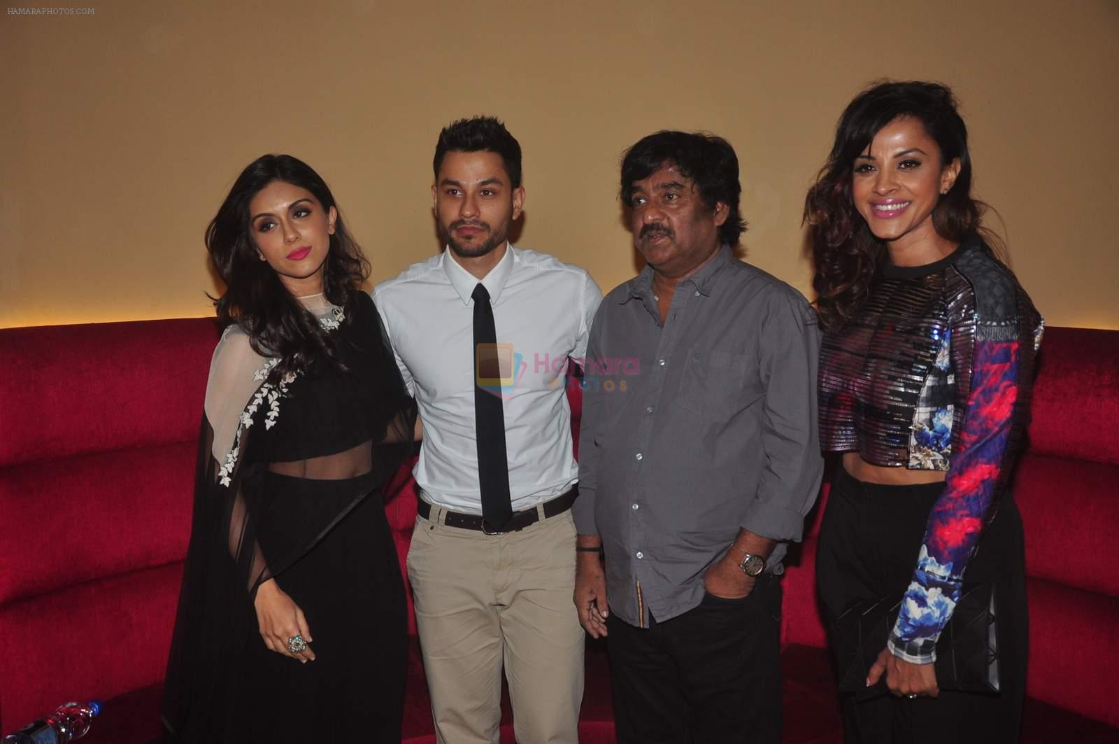 Zoa Morani, Kunal Khemu, Manasi Scott at Bhaag jhonny premiere on 24th Sept 2015