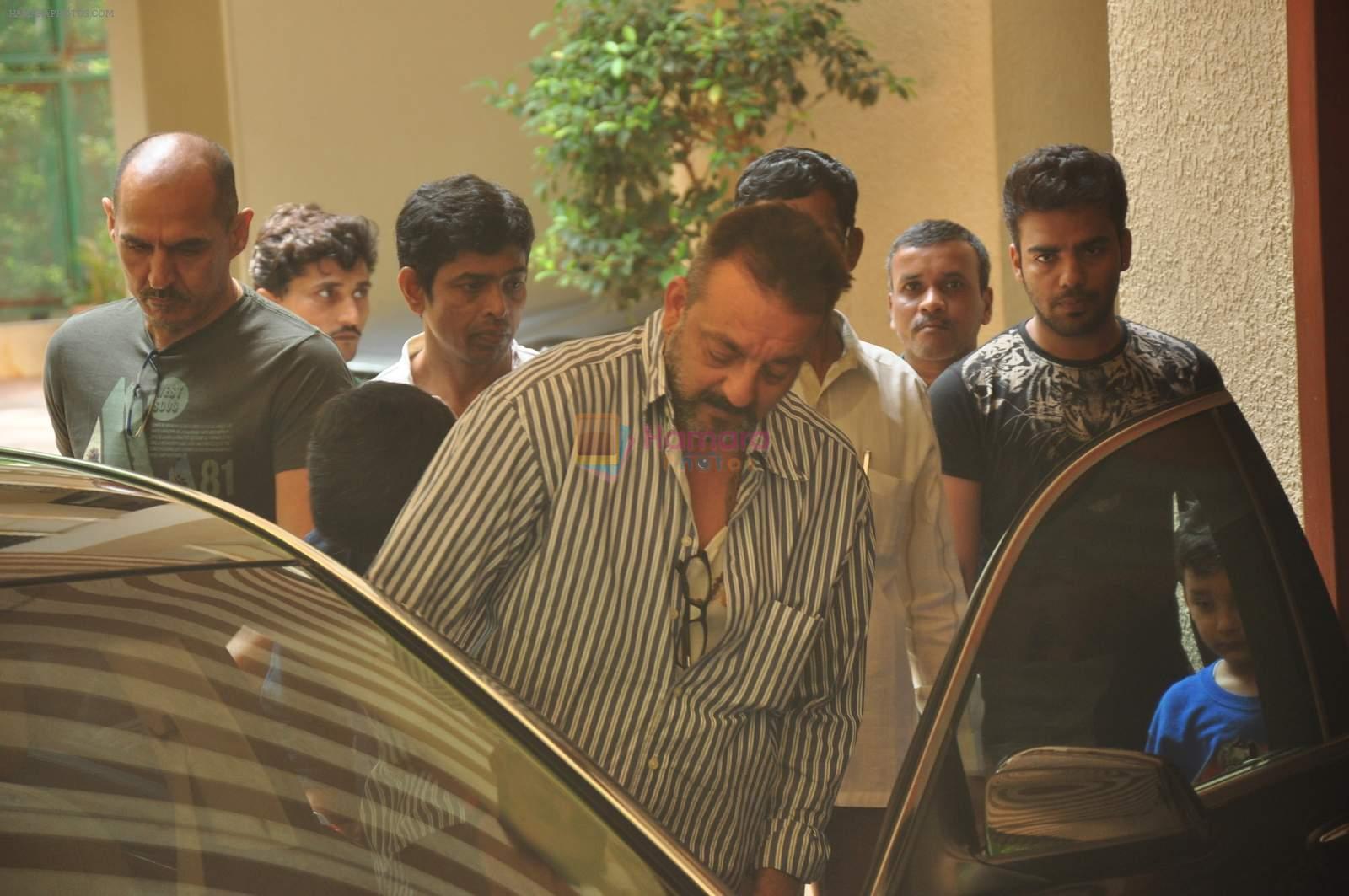 Sanjay Dutt leaves for jail on 25th Sept 2015