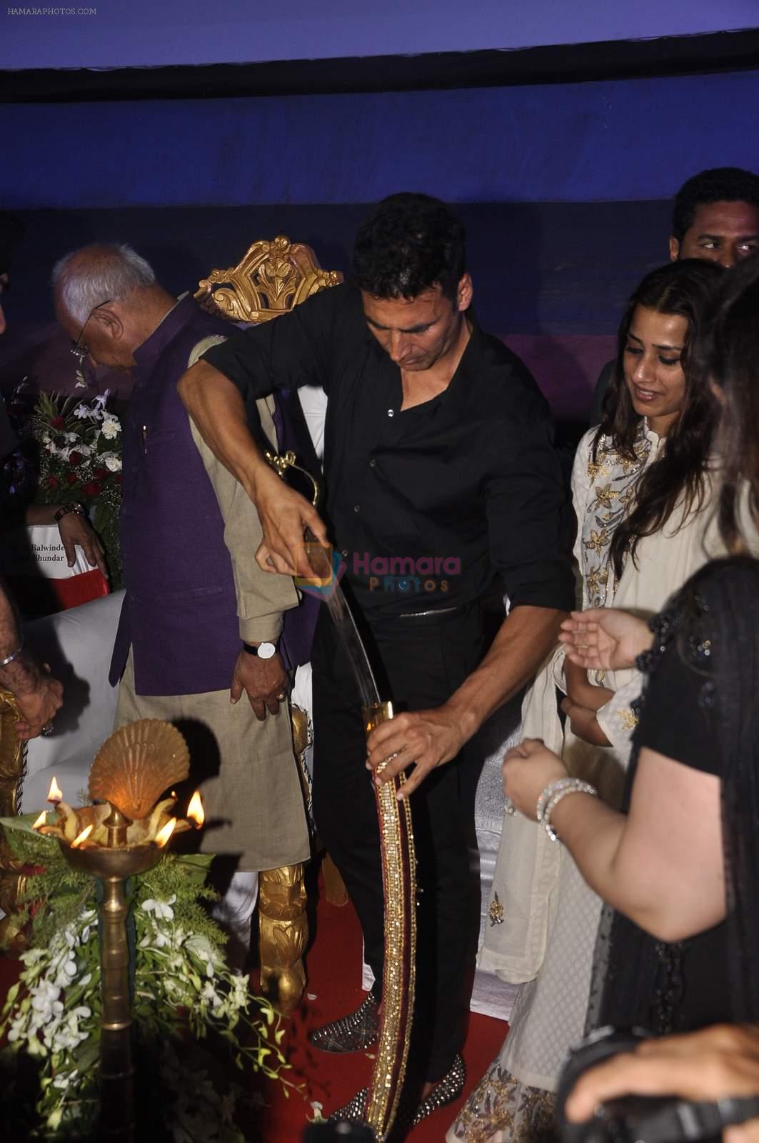 Akshay Kumar at Singh is Bling screening hosted by Bawas in Chandan on 1st Oct 2015