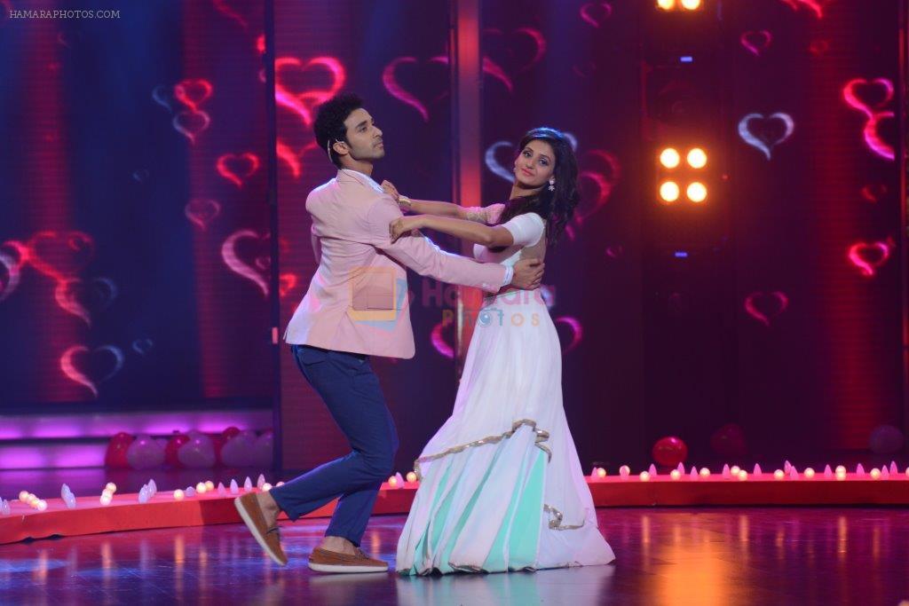 Shakti Mohan dancing with Raghav in Dance +