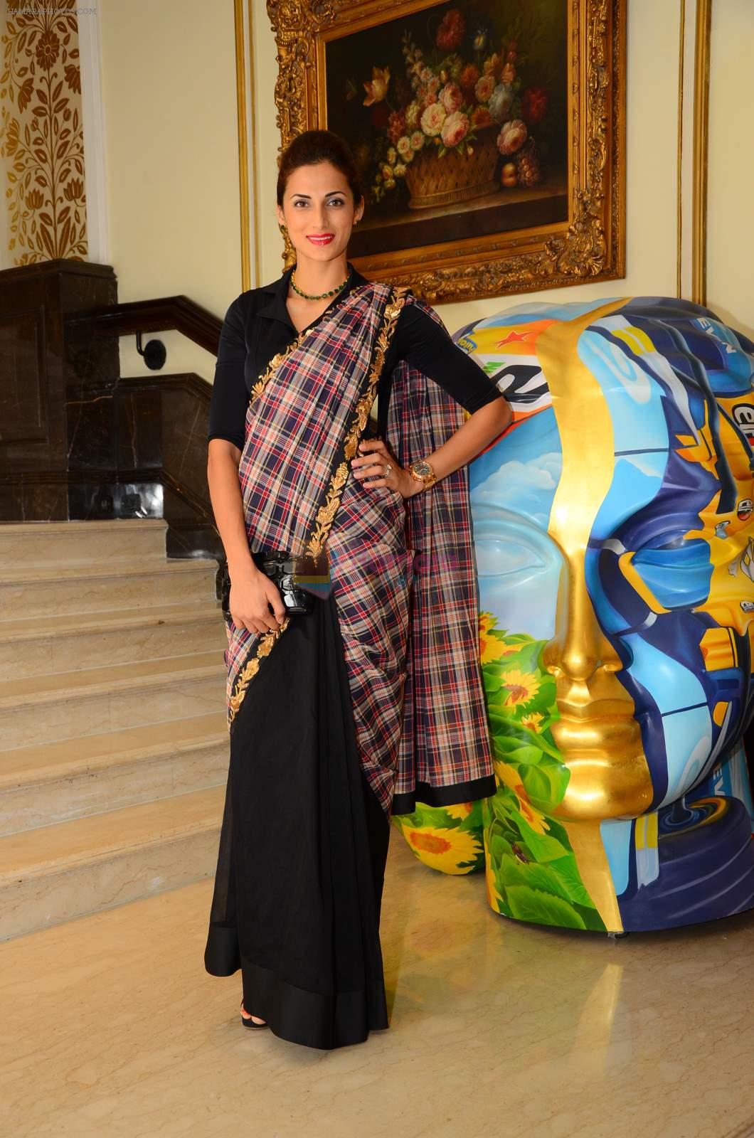 shilpa reddy at Kapil Dev's NGO Khushii art auction in Hyderabad on 1st Oct 2015
