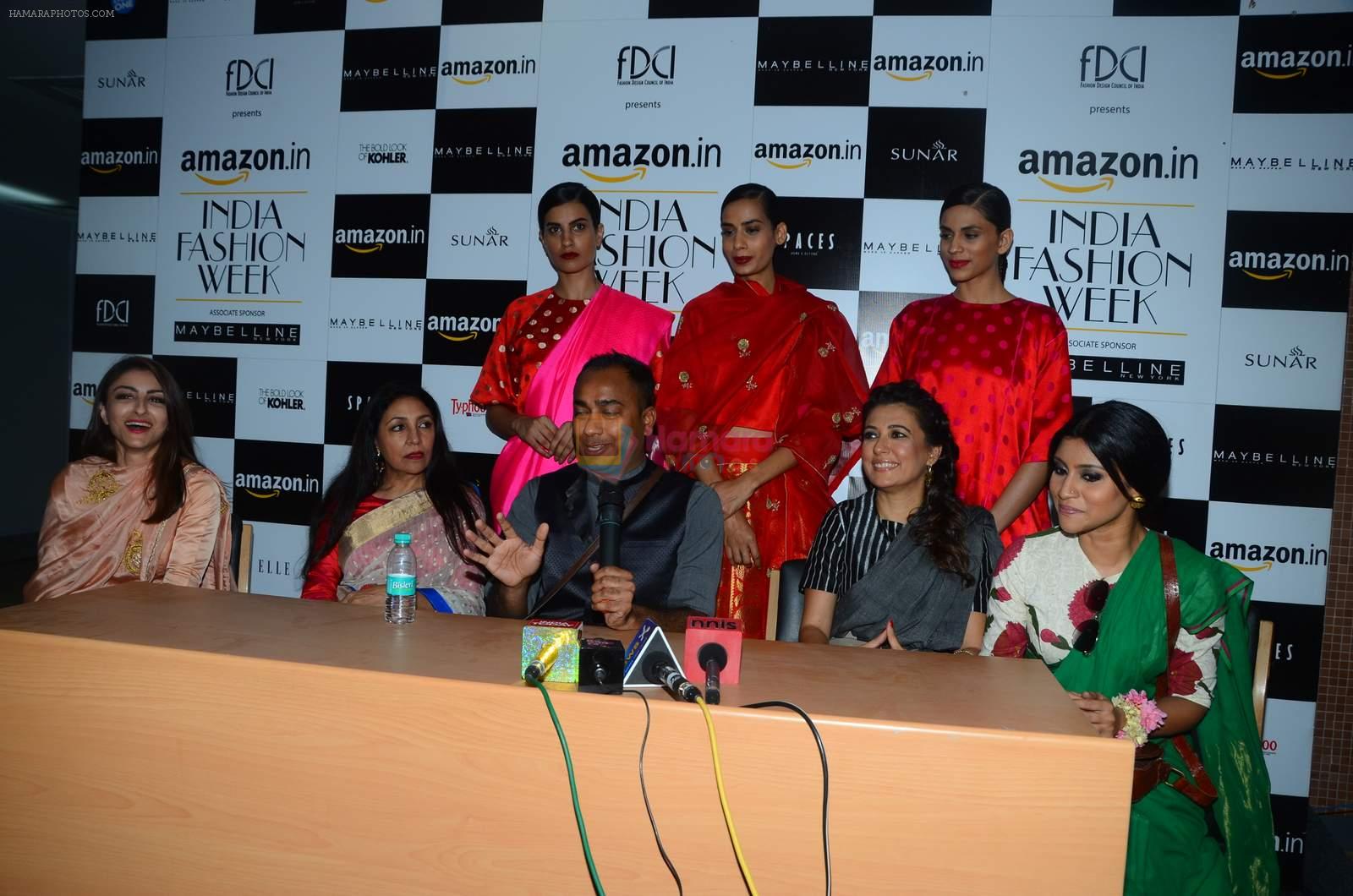 Soha Ali Khan, Deepti Naval, Mini Mathur, Konkona Sen Sharma on day 1 of Amazon india fashion week on 7th Oct 2015,1