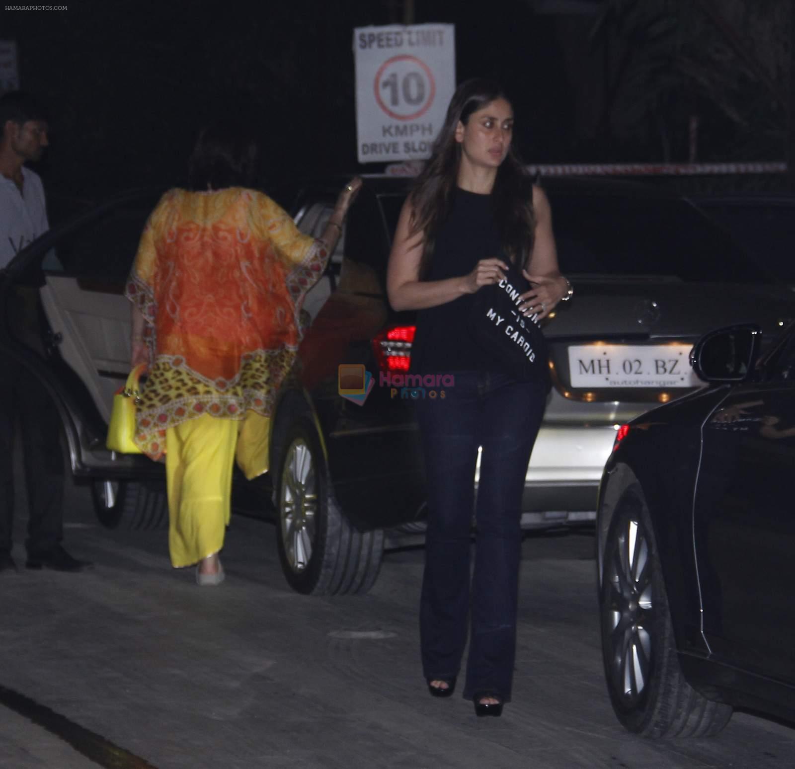 Kareena Kapoor snapped at BKC on 6th Oct 2015