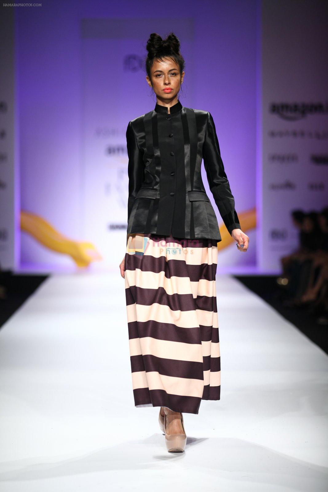 Model walk the ramp for Ashish Soni Show at Amazon Fashion Week Day 3 on 9th Oct 2015