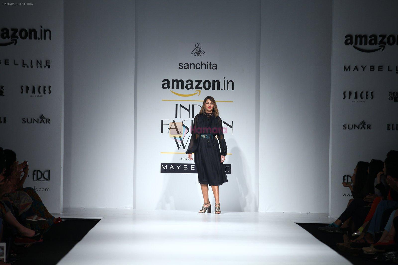 Model walk the ramp for Sanchita Show at Amazon Fashion Week Day 3 on 9th Oct 2015