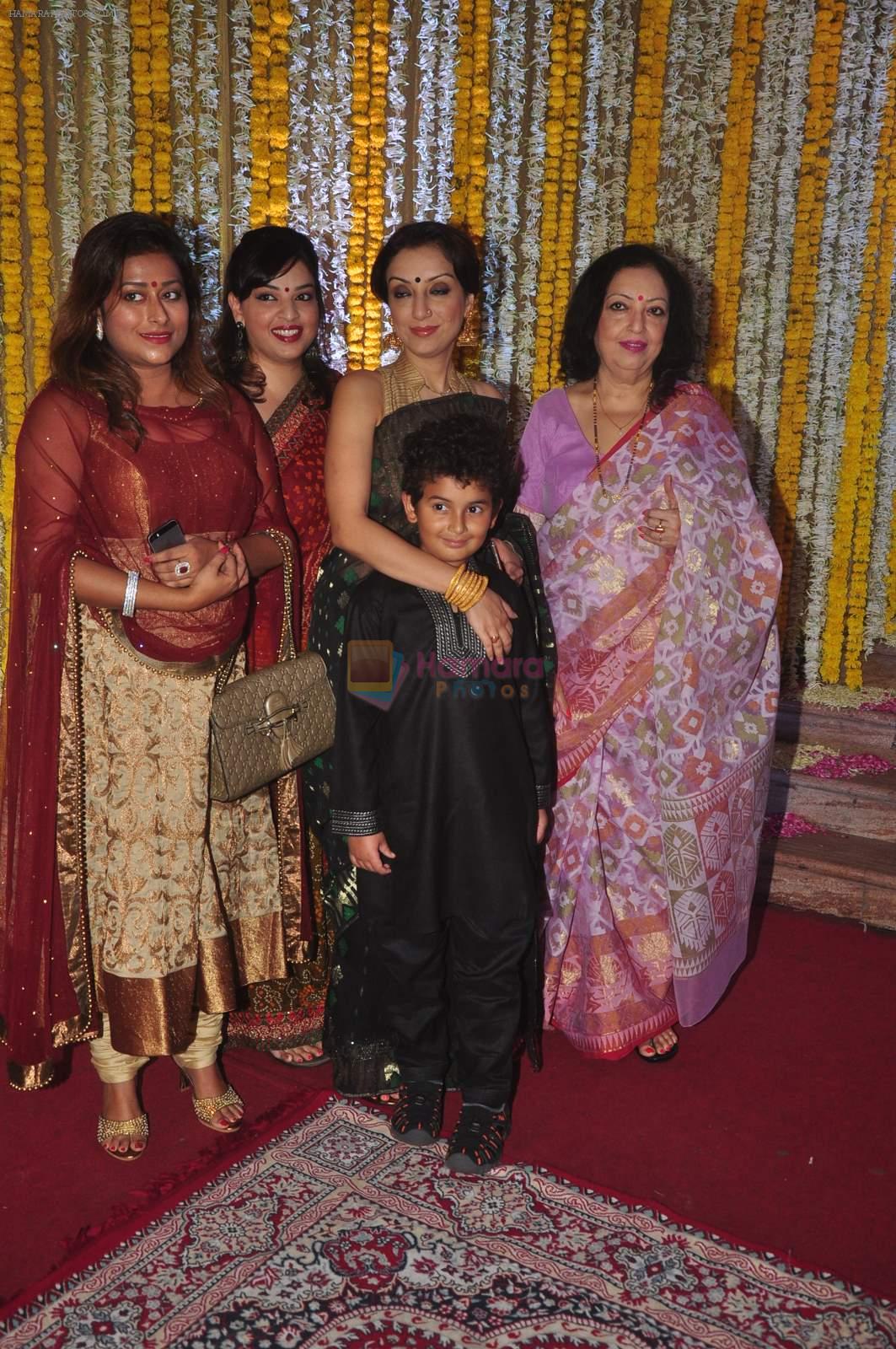 Madhurima Nigam at Ronit Roy's bday and mata ki chowki on 10th Oct 2015