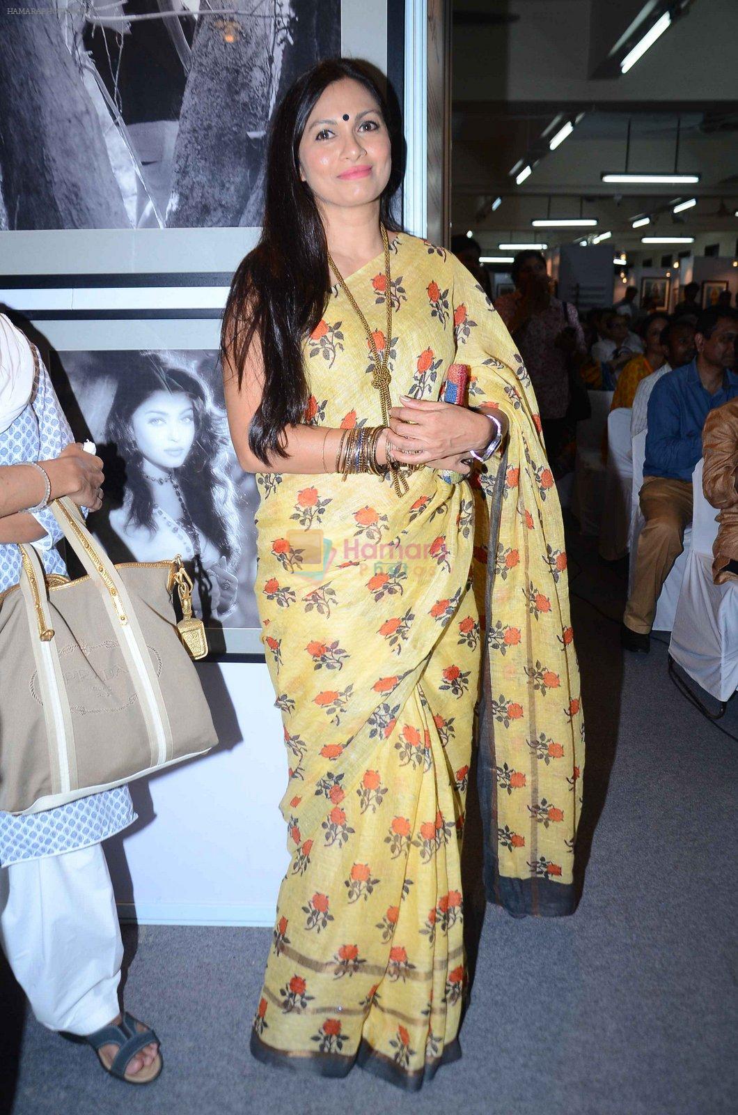 Maria Goretti at JP Singhal exhibition on 15th Oct 2015